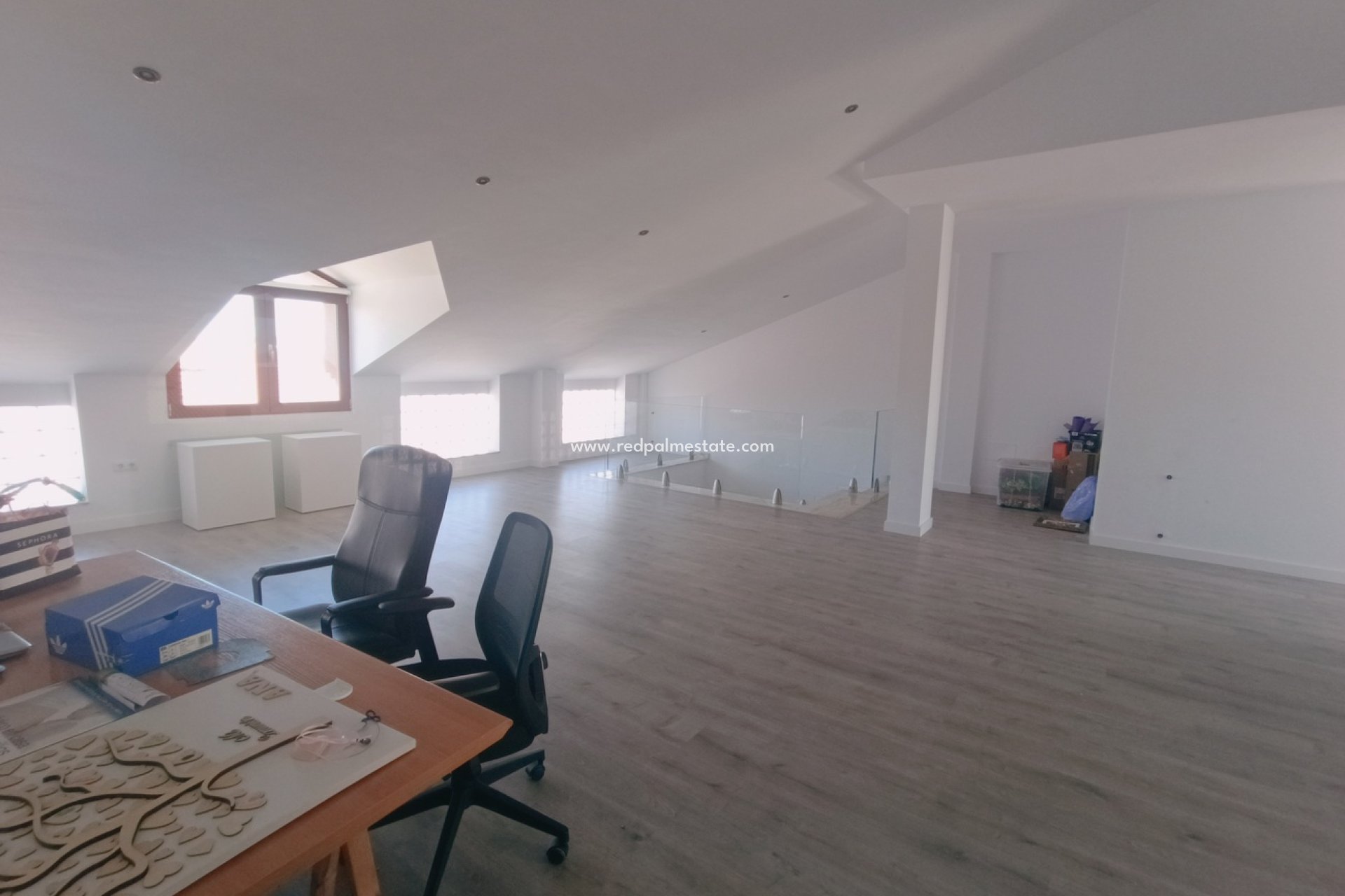 Reventa - Casa Adosada -
ROLDAN - Inland