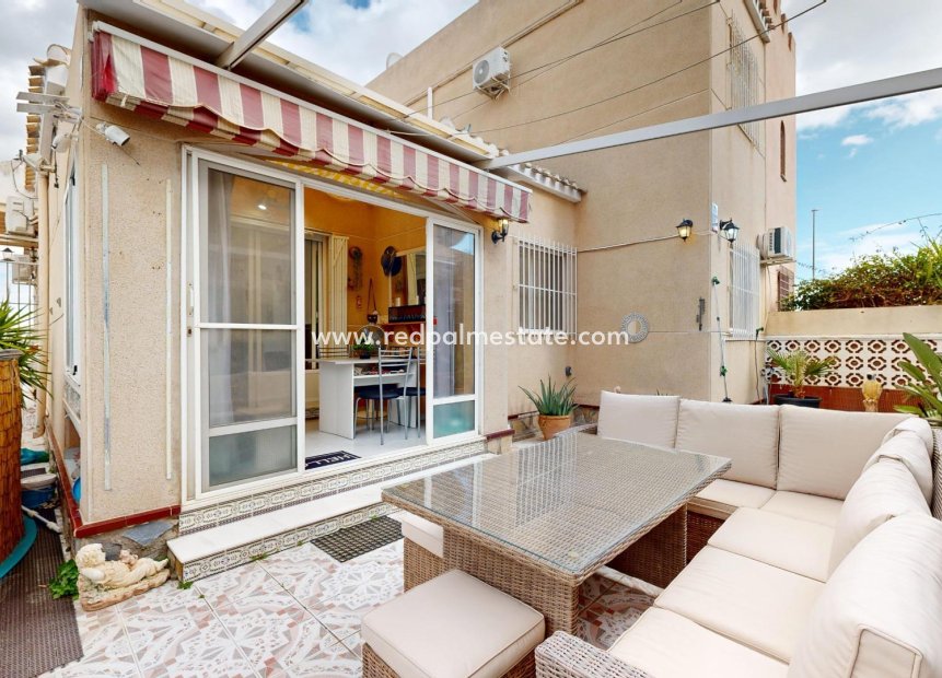 Reventa - Casa Adosada -
San Miguel de Salinas - 03193