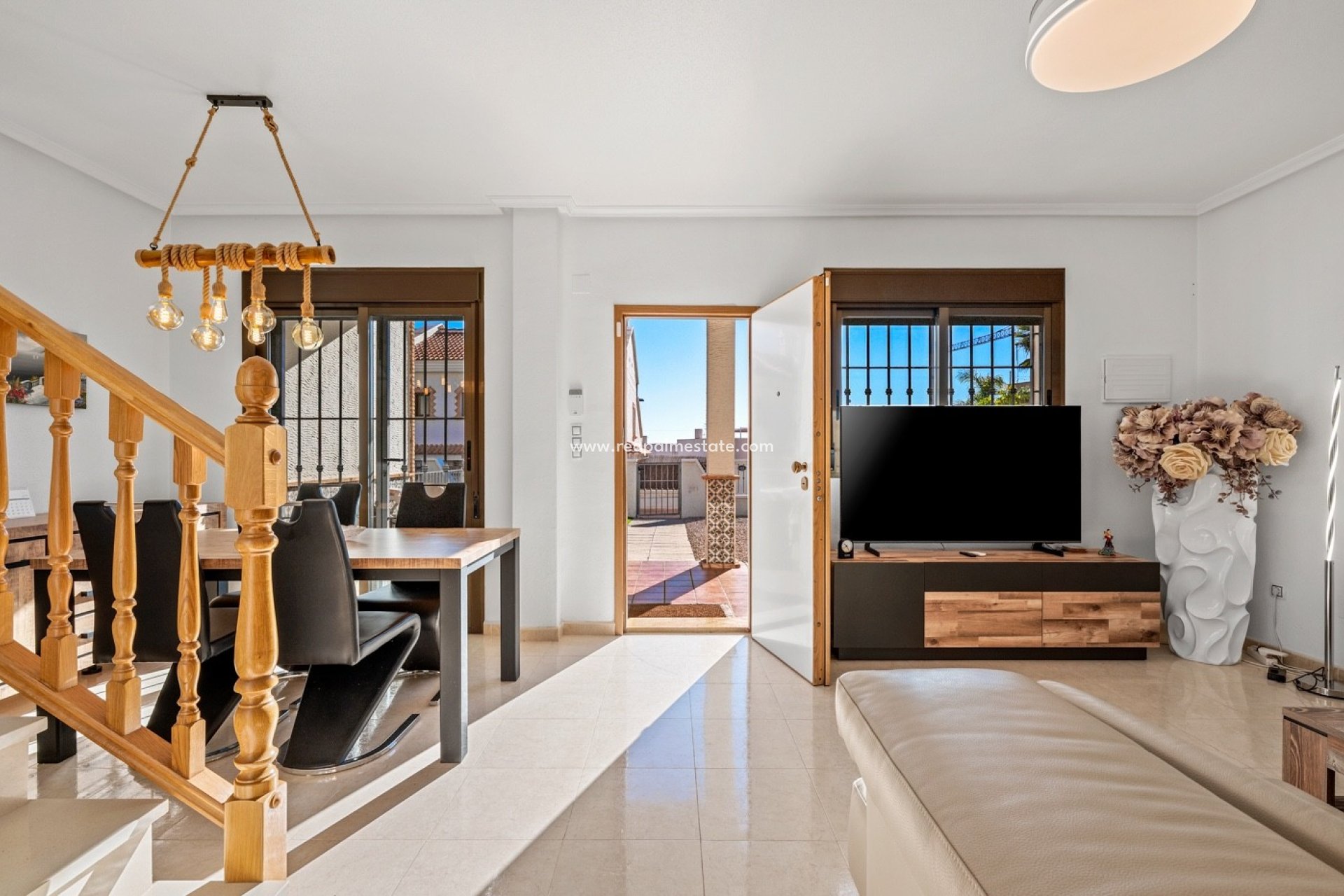 Reventa - Casa Adosada -
San Miguel de Salinas - Inland