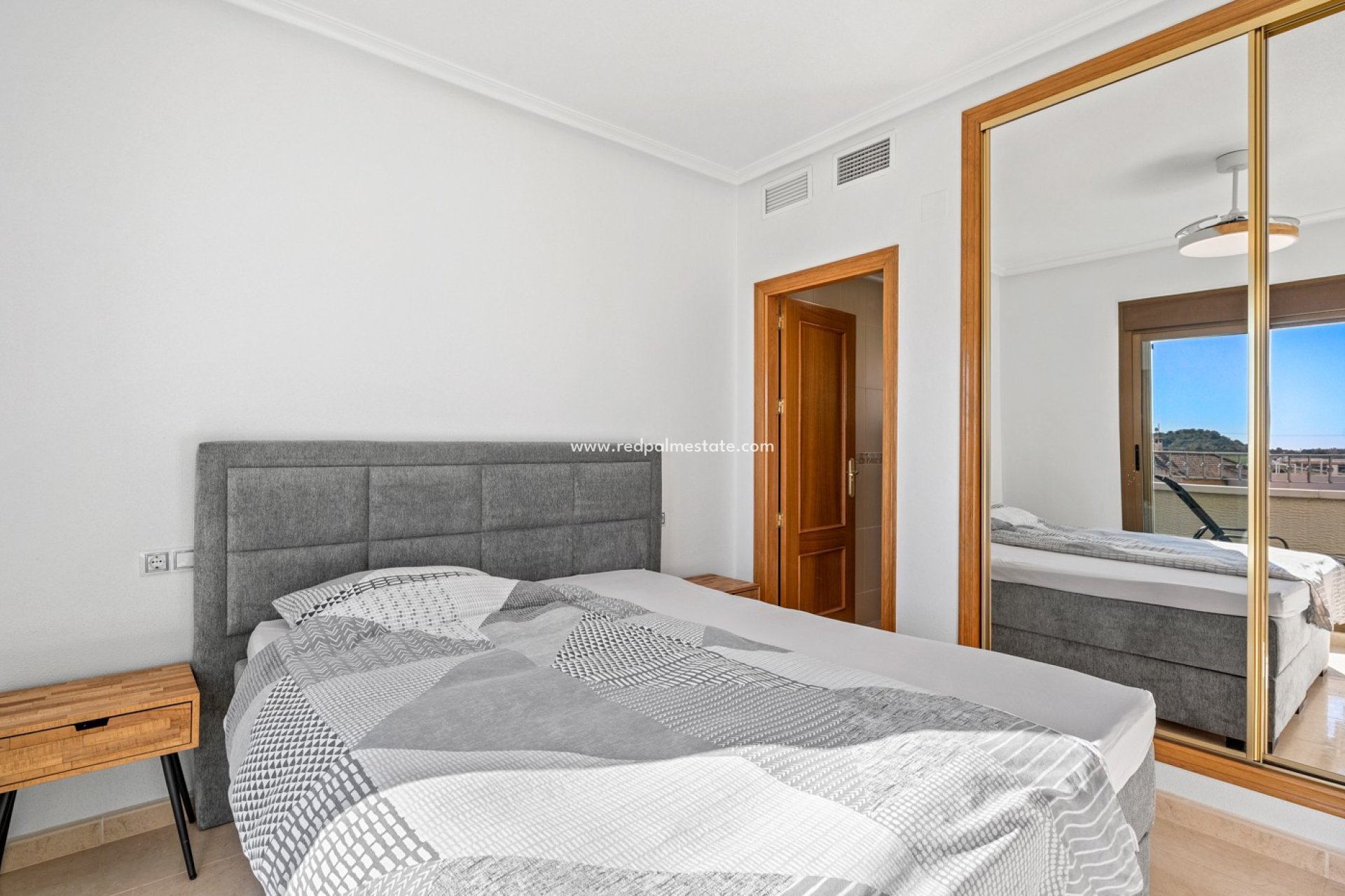 Reventa - Casa Adosada -
San Miguel de Salinas - Inland