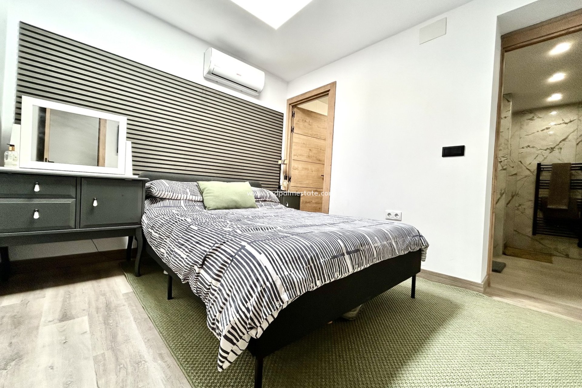 Reventa - Casa Adosada -
San Miguel de Salinas - Inland