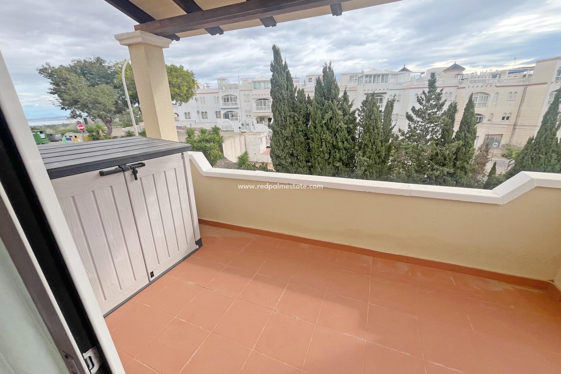 Reventa - Casa Adosada -
San Miguel de Salinas - Las Filipinas