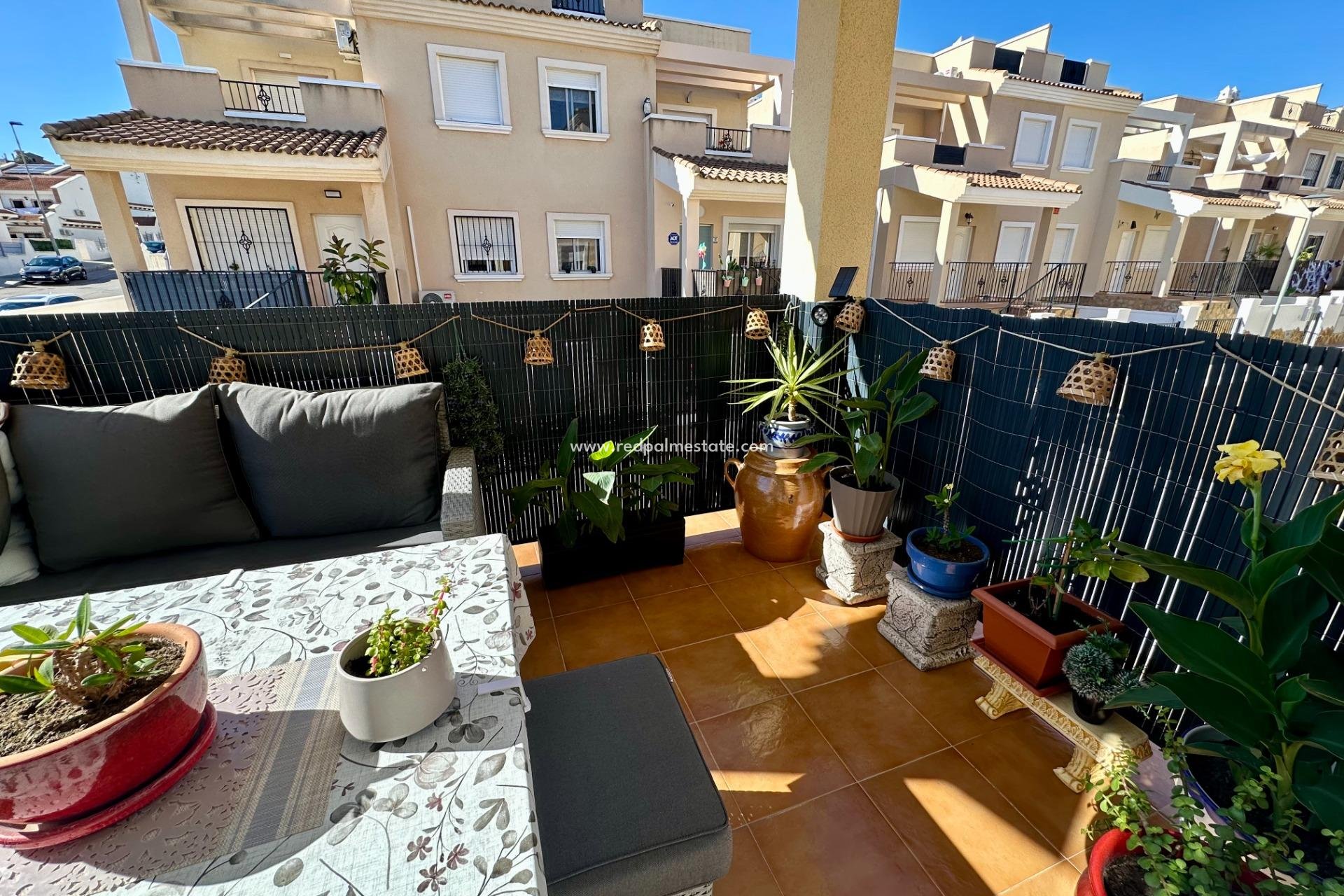 Reventa - Casa Adosada -
San Miguel de Salinas - Residencial Los Flamencos