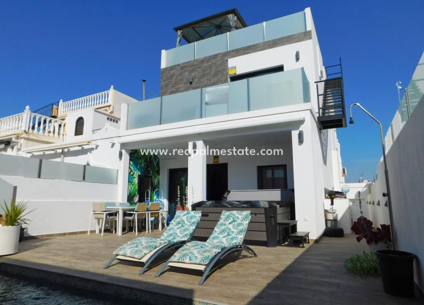 Reventa - Casa Adosada -
San Miguel de Salinas