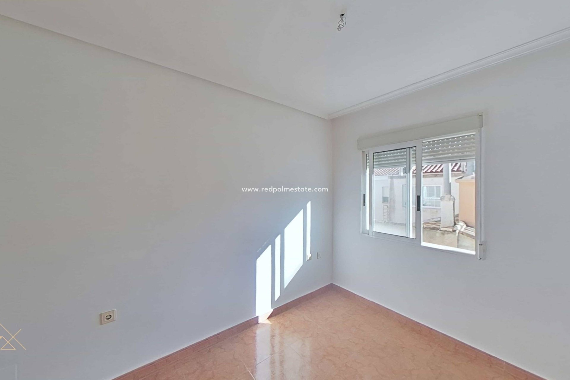 Reventa - Casa Adosada -
San Pedro del Pinatar - Lo pagan