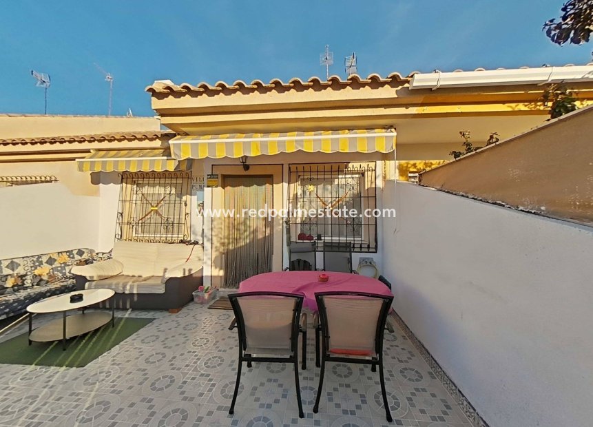 Reventa - Casa Adosada -
San Pedro del Pinatar - Lo pagan