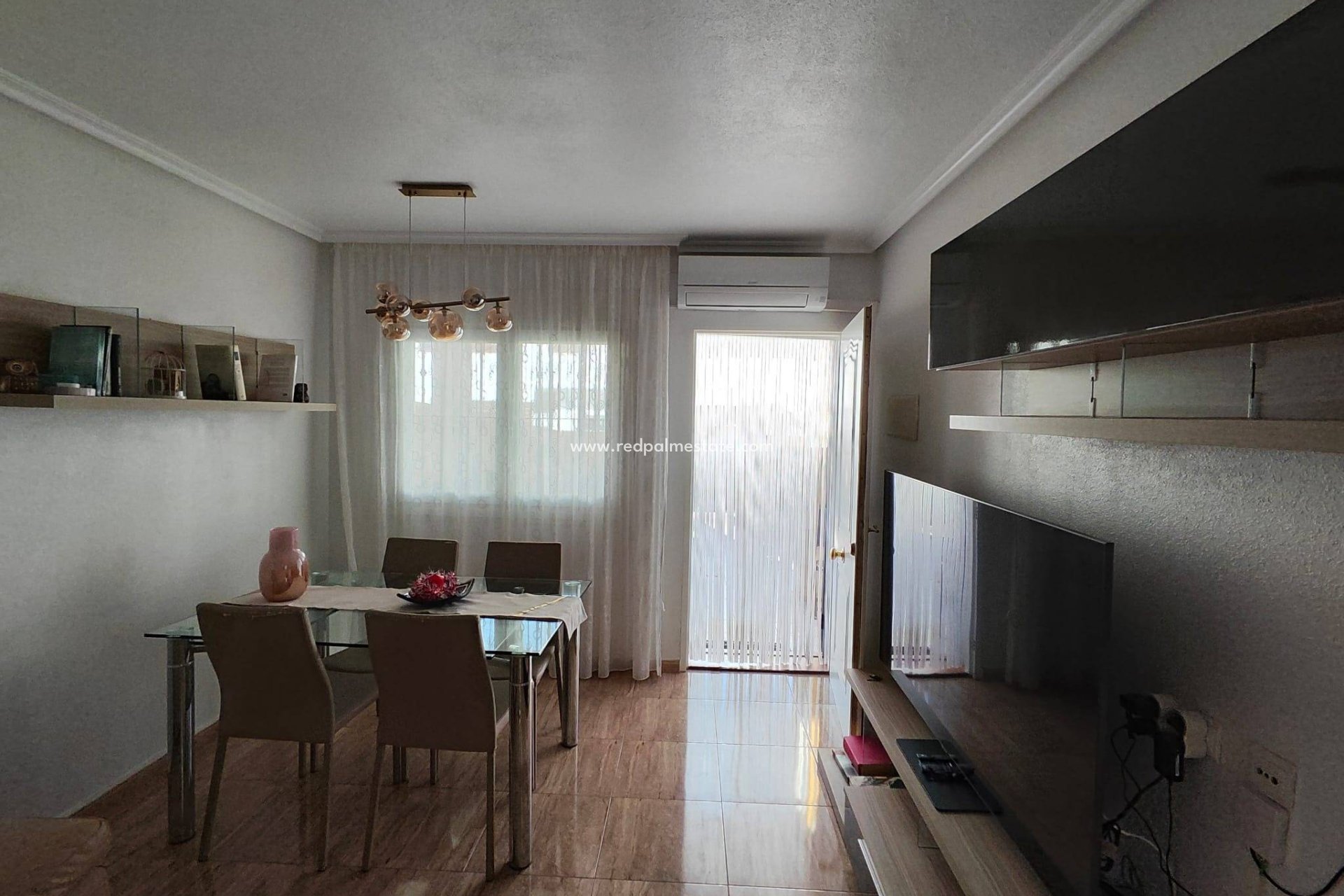 Reventa - Casa Adosada -
San Pedro del Pinatar - Lo pagan