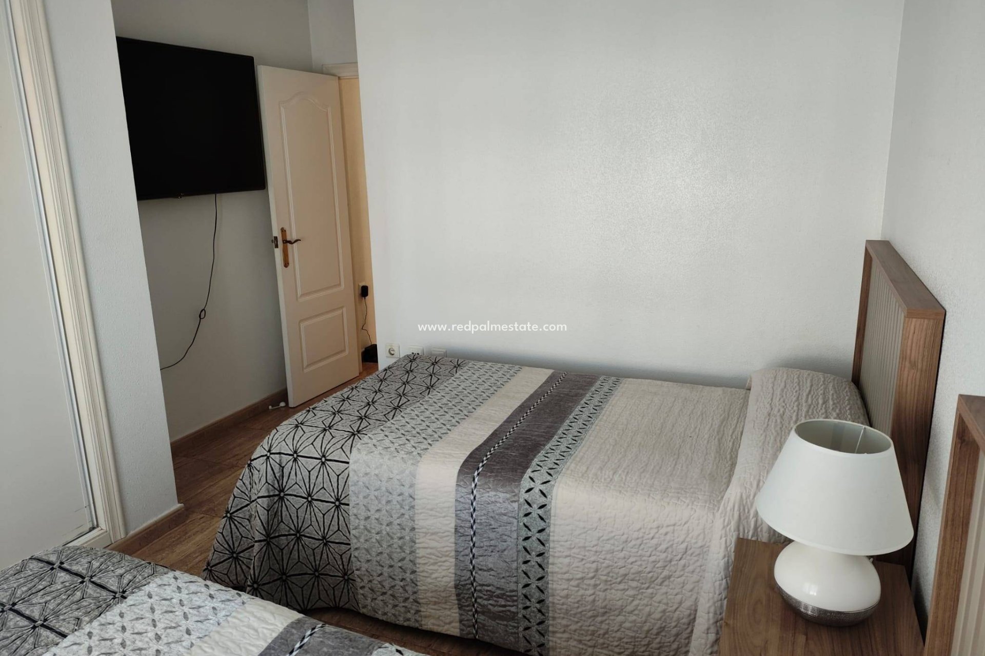 Reventa - Casa Adosada -
San Pedro del Pinatar - Lo pagan