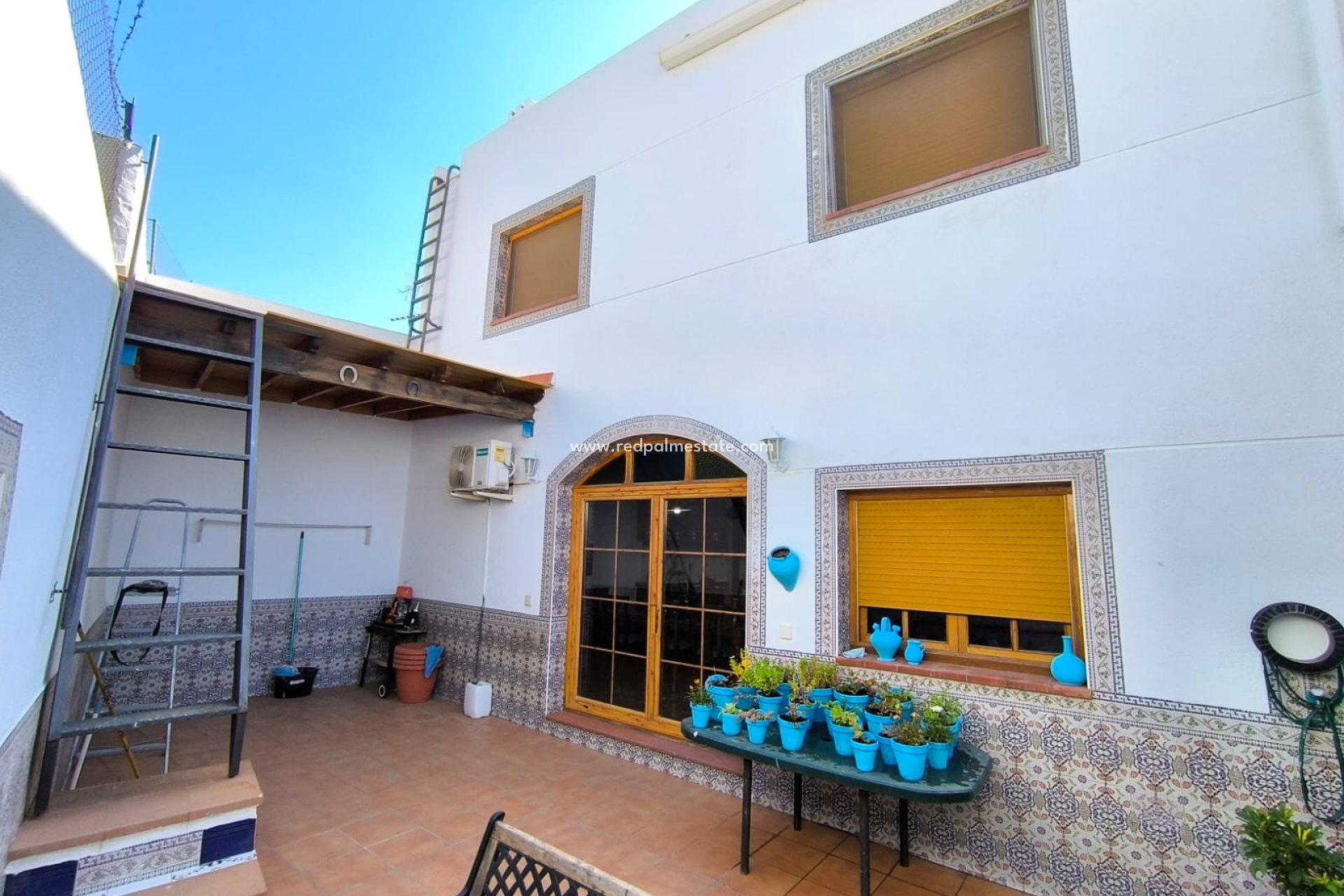 Reventa - Casa Adosada -
Sax - Inland