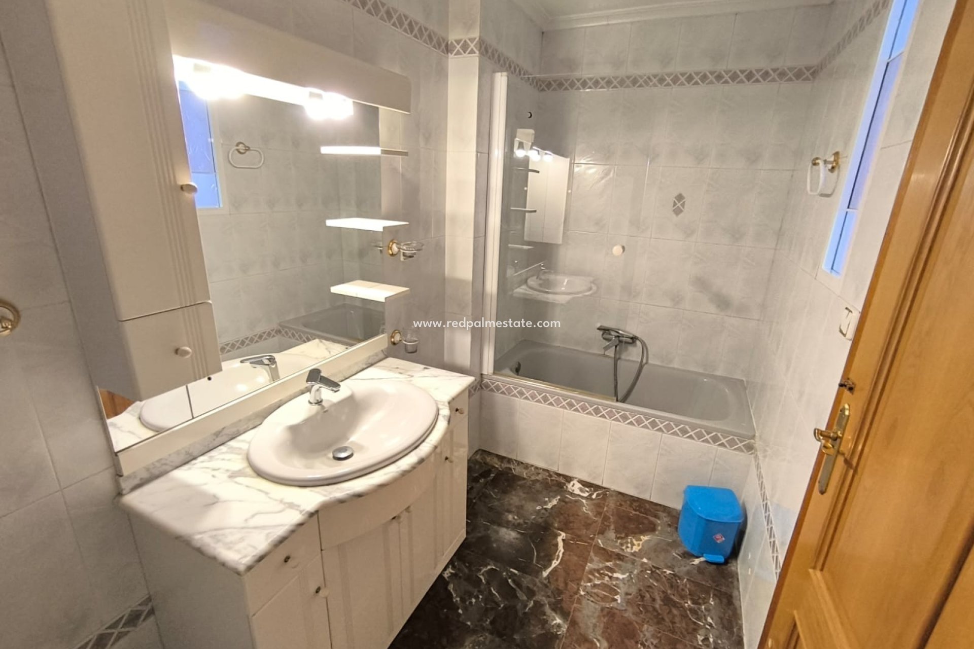 Reventa - Casa Adosada -
Sax - Inland