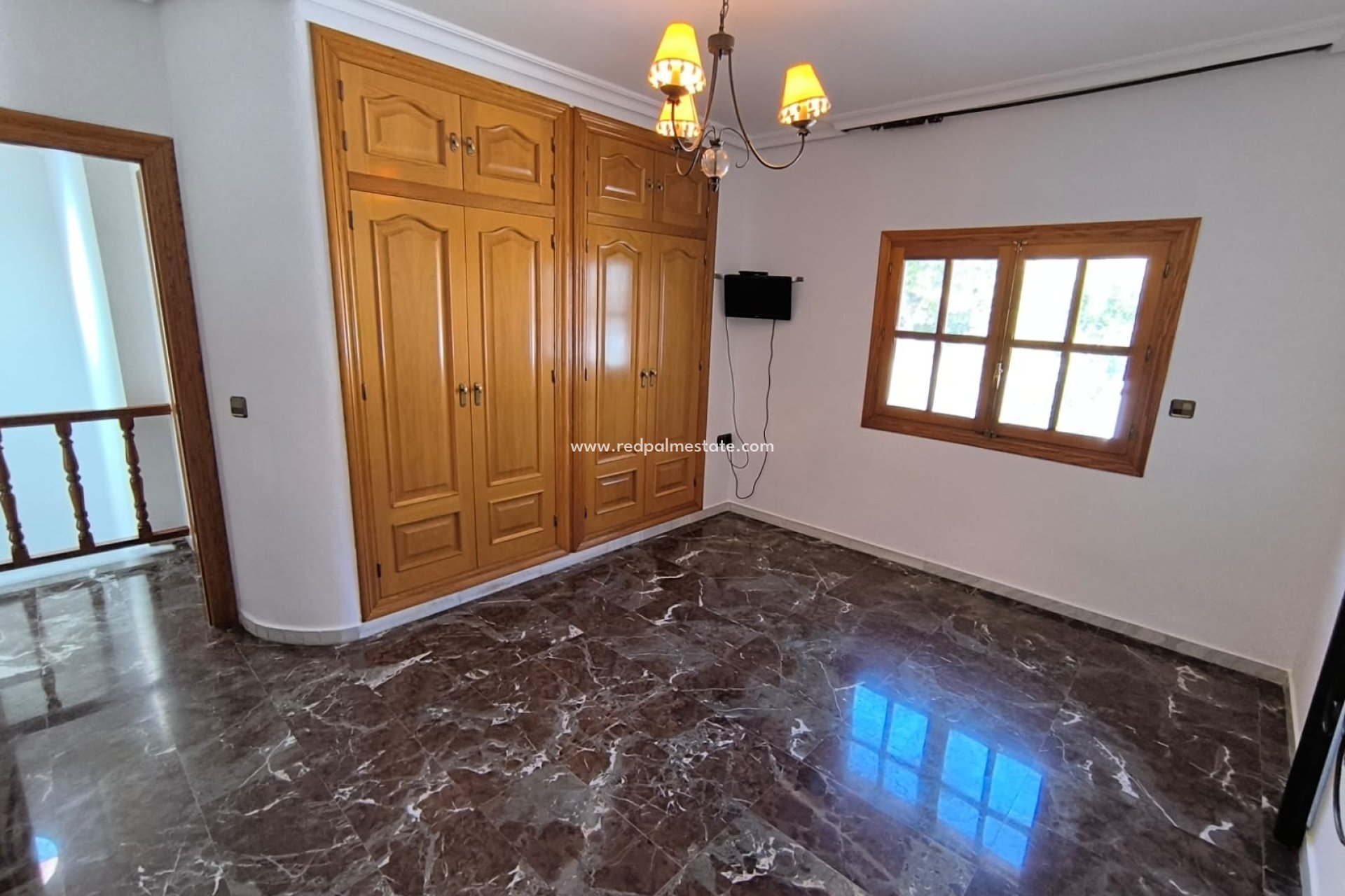 Reventa - Casa Adosada -
Sax - Inland