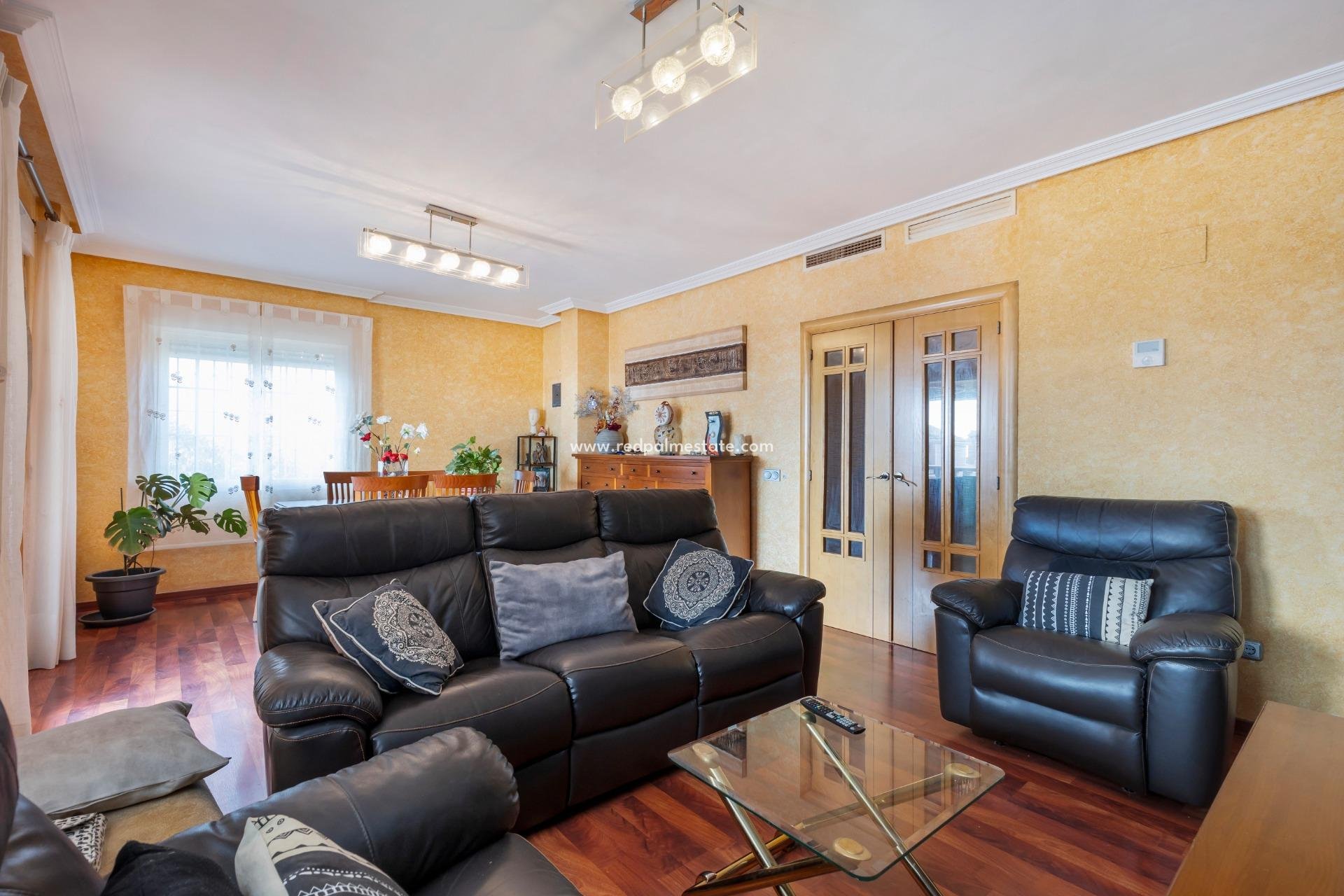 Reventa - Casa Adosada -
Torrevieja - Aguas Nueva