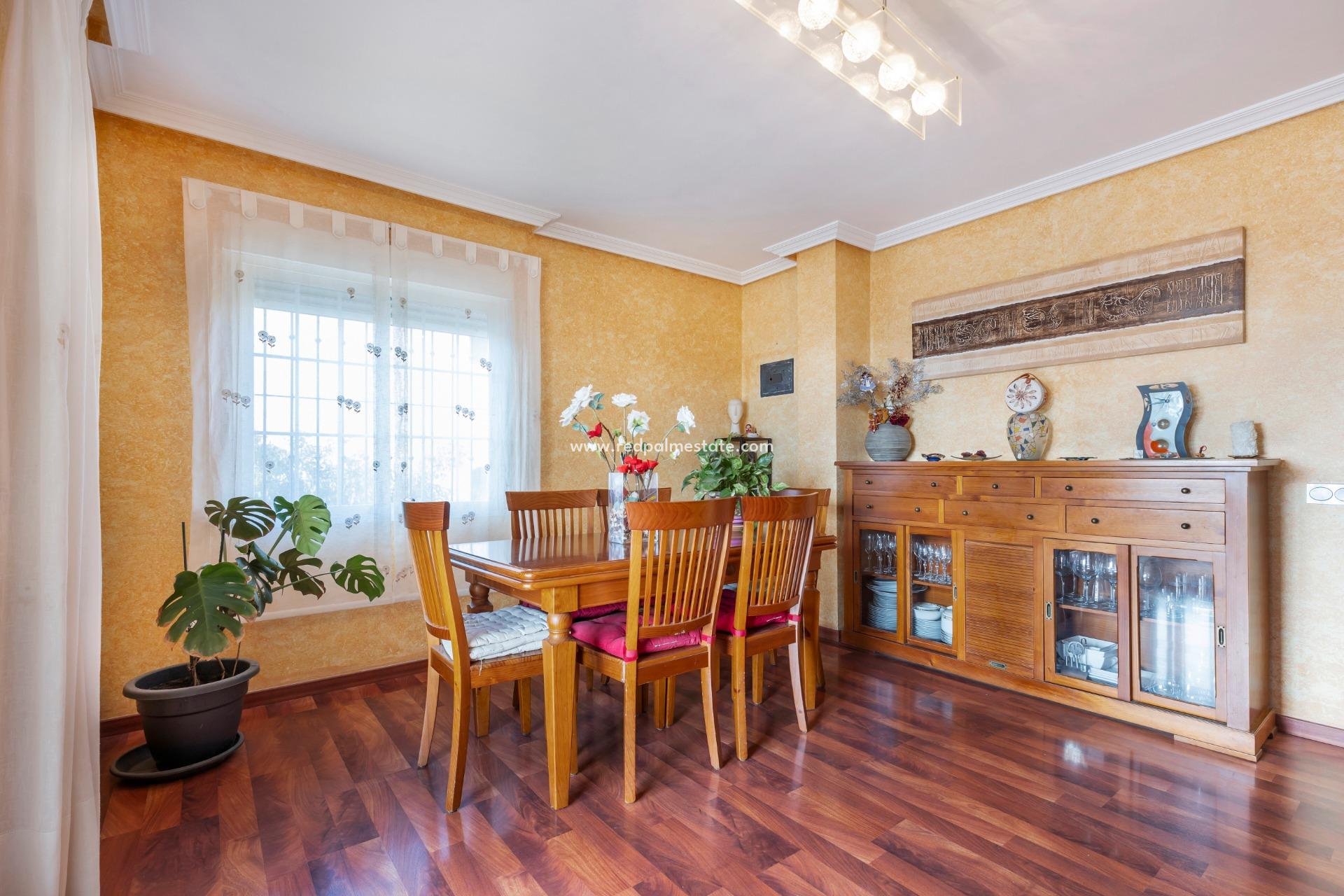 Reventa - Casa Adosada -
Torrevieja - Aguas Nueva