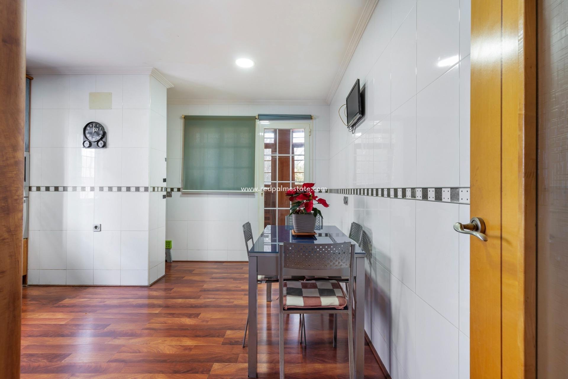 Reventa - Casa Adosada -
Torrevieja - Aguas Nueva