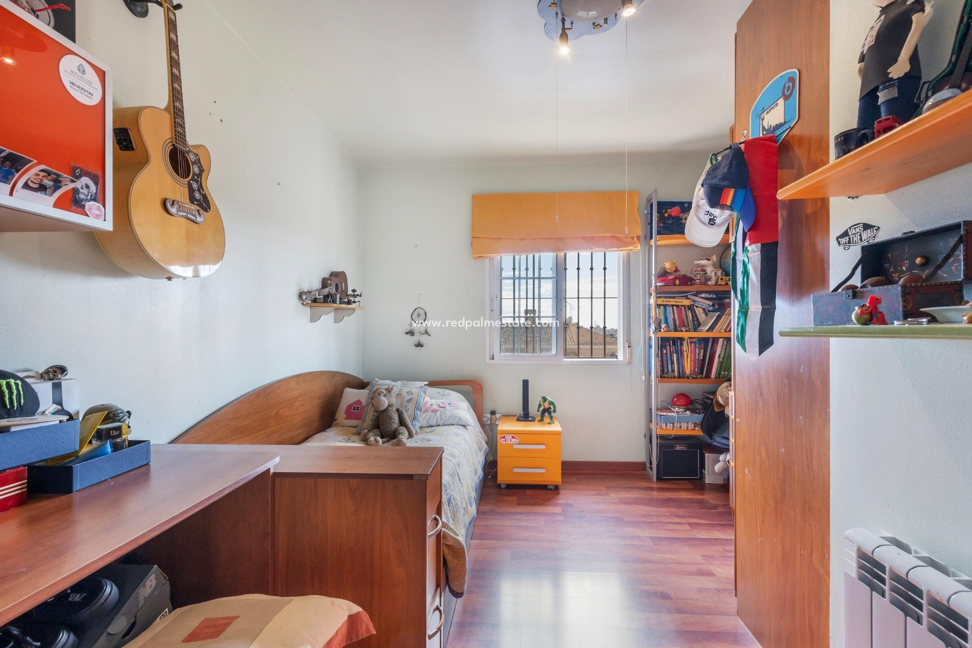 Reventa - Casa Adosada -
Torrevieja - Aguas Nueva