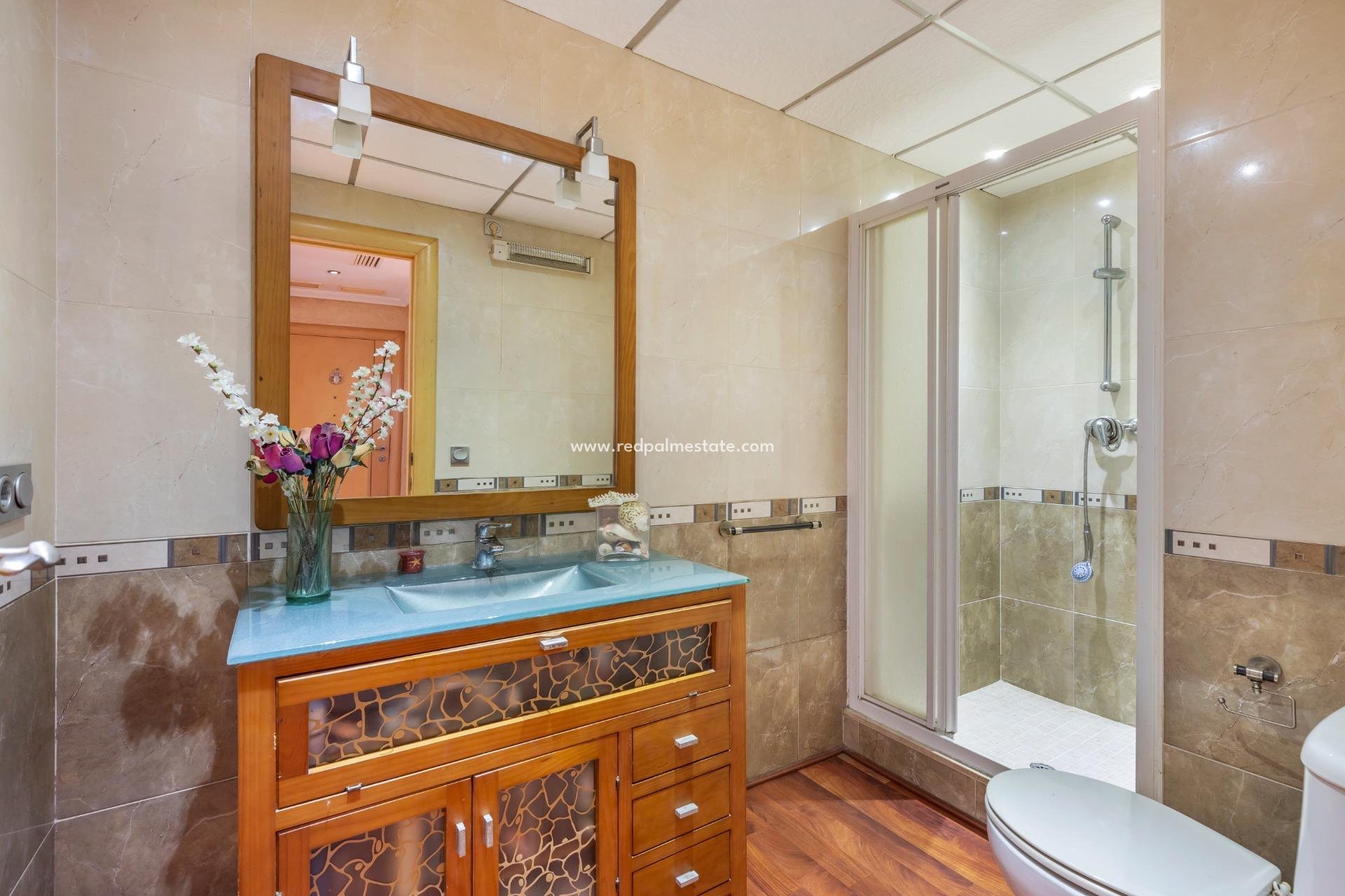 Reventa - Casa Adosada -
Torrevieja - Aguas Nueva