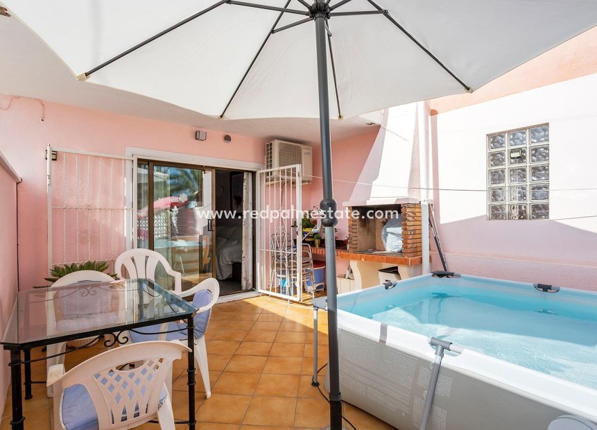 Reventa - Casa Adosada -
Torrevieja - Aguas Nueva