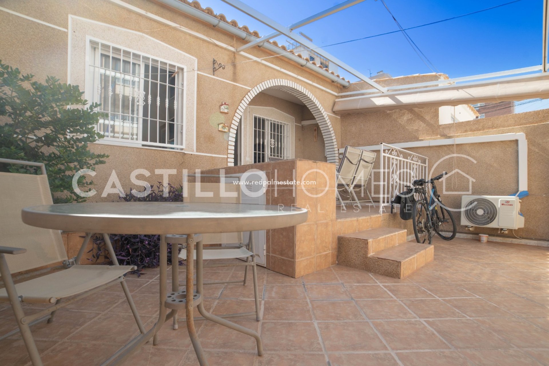 Reventa - Casa Adosada -
Torrevieja - Aguas Nueva