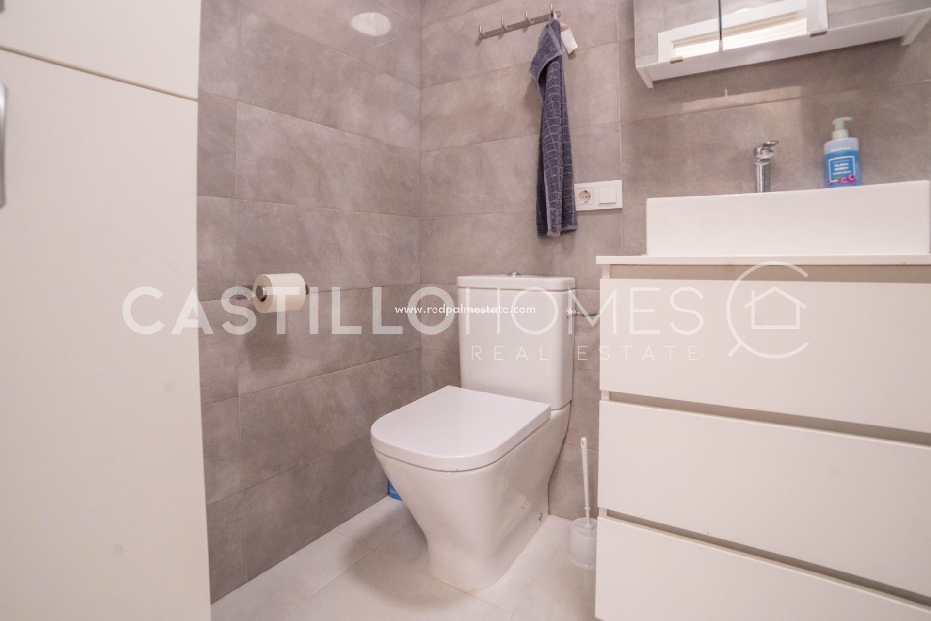 Reventa - Casa Adosada -
Torrevieja - Aguas Nueva