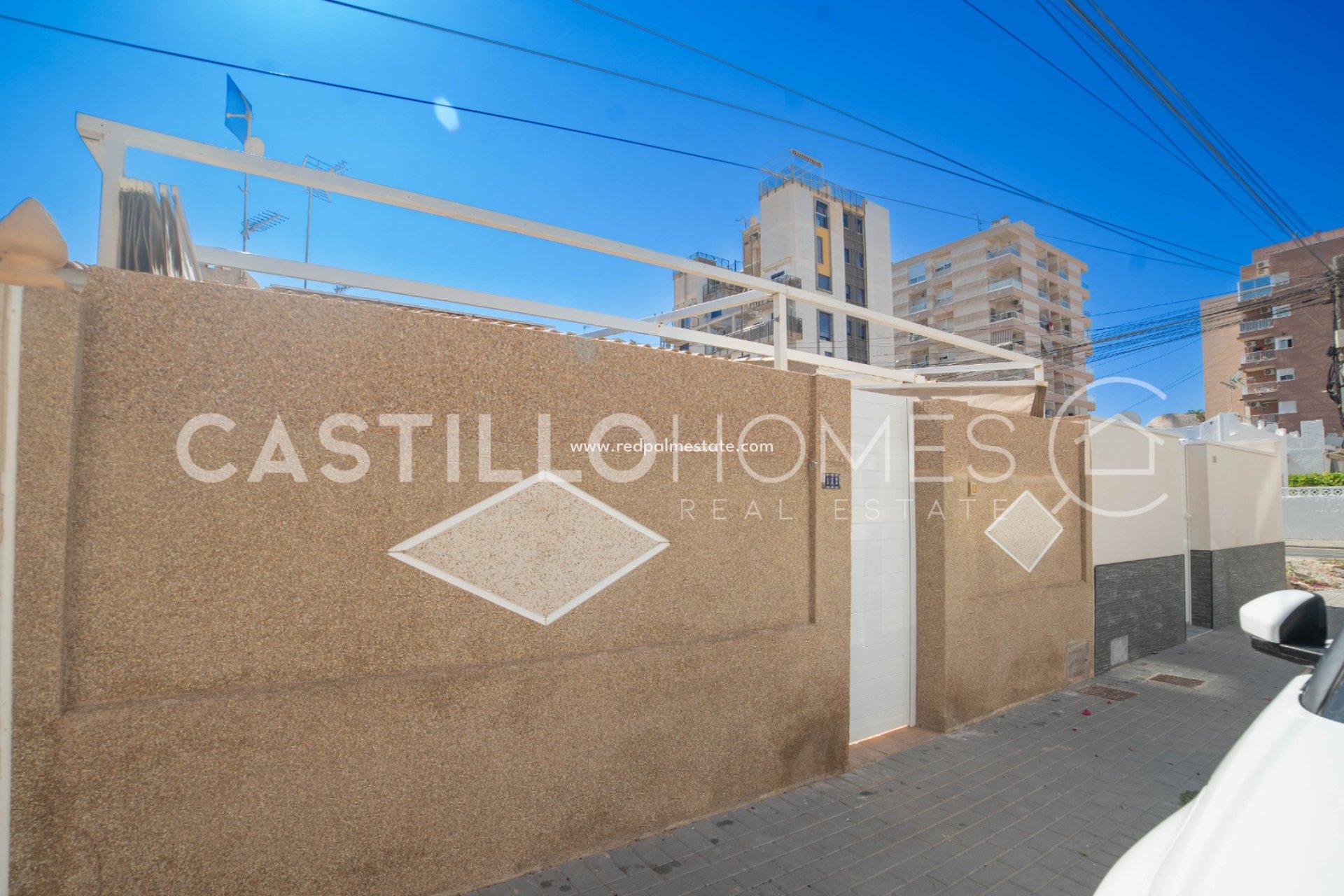 Reventa - Casa Adosada -
Torrevieja - Aguas Nueva