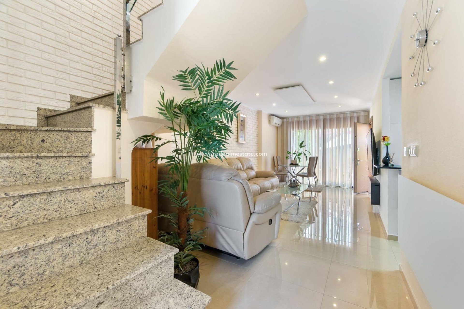 Reventa - Casa Adosada -
Torrevieja - Aguas Nueva