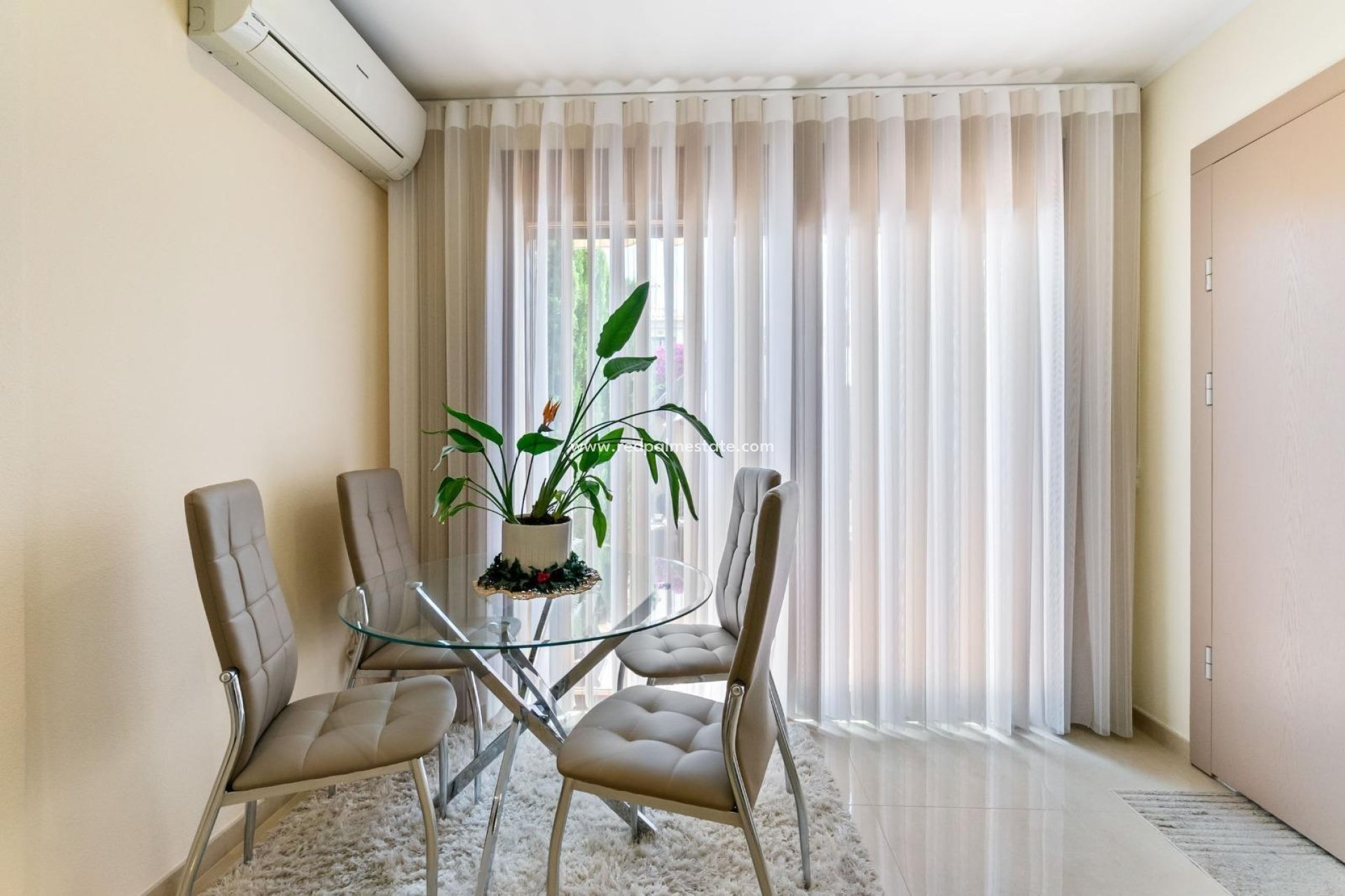 Reventa - Casa Adosada -
Torrevieja - Aguas Nueva