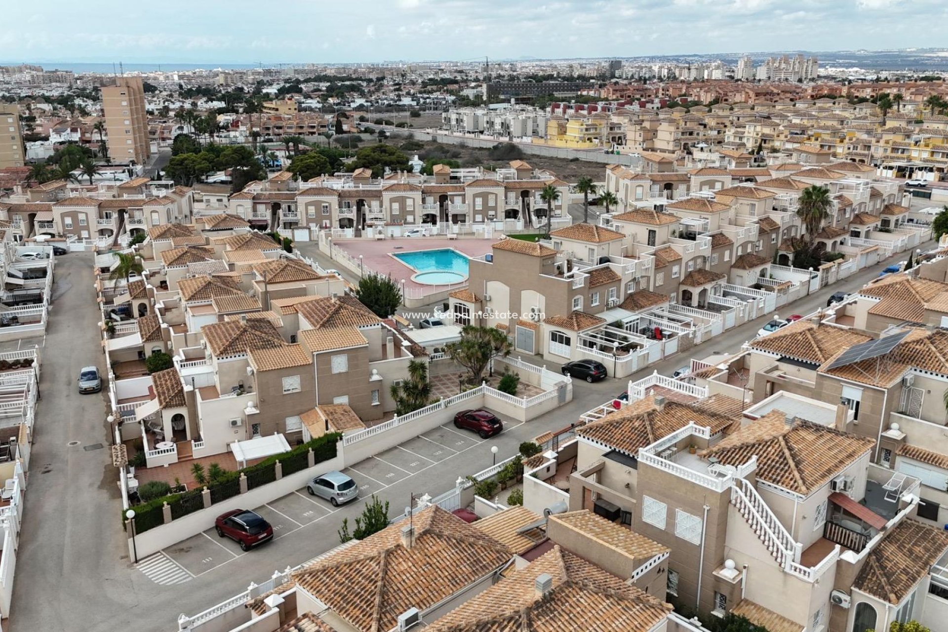 Reventa - Casa Adosada -
Torrevieja - Aguas Nueva