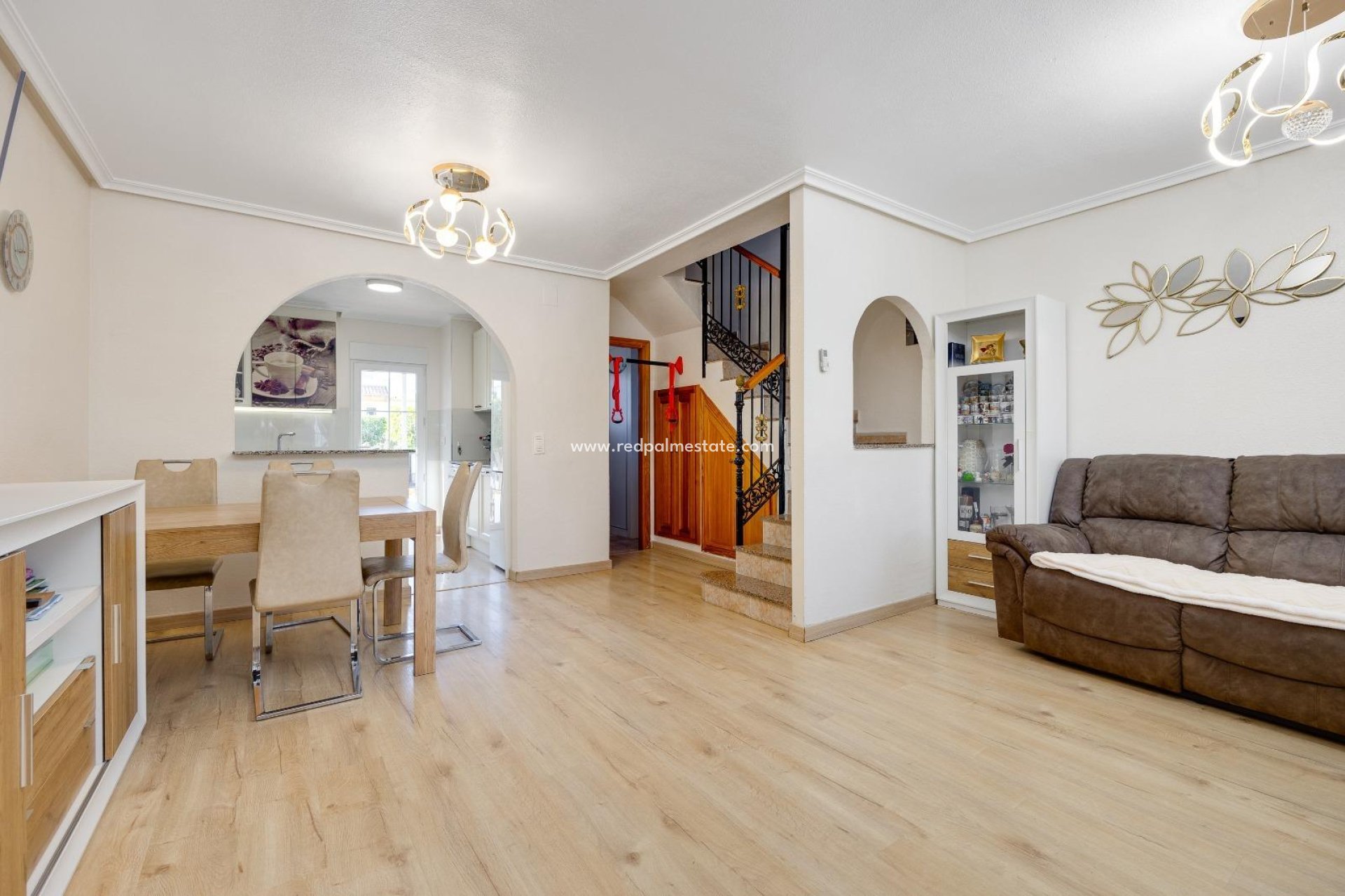 Reventa - Casa Adosada -
Torrevieja - Aguas Nueva