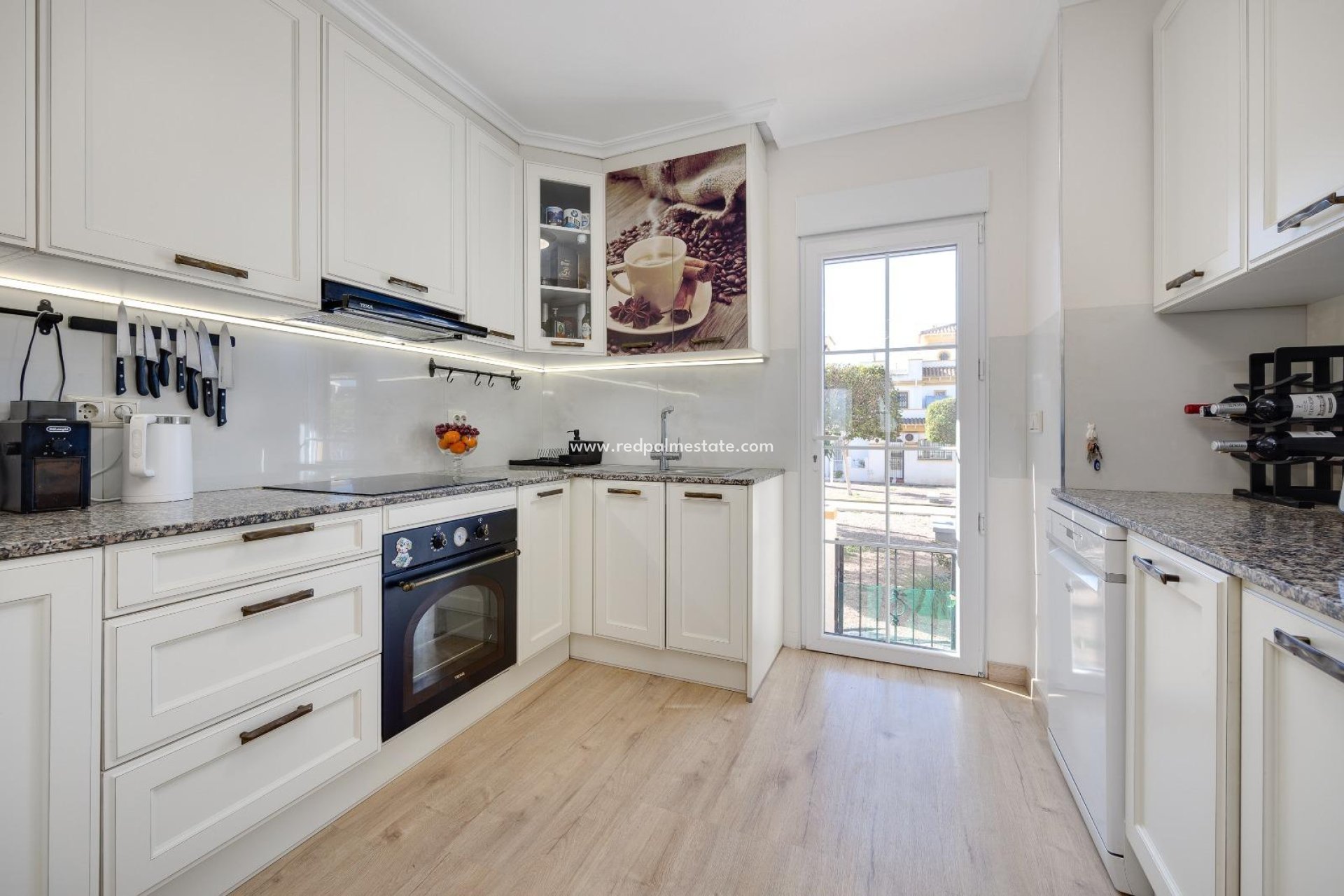 Reventa - Casa Adosada -
Torrevieja - Aguas Nueva