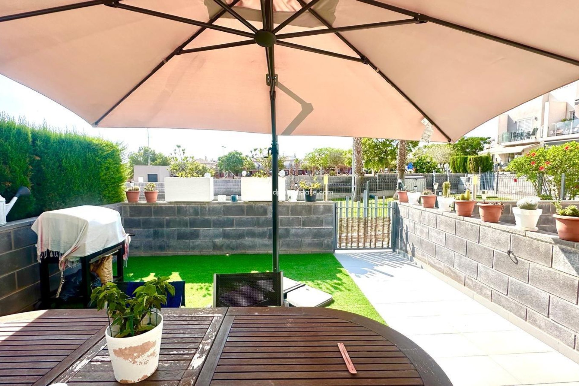 Reventa - Casa Adosada -
Torrevieja - Aguas Nueva