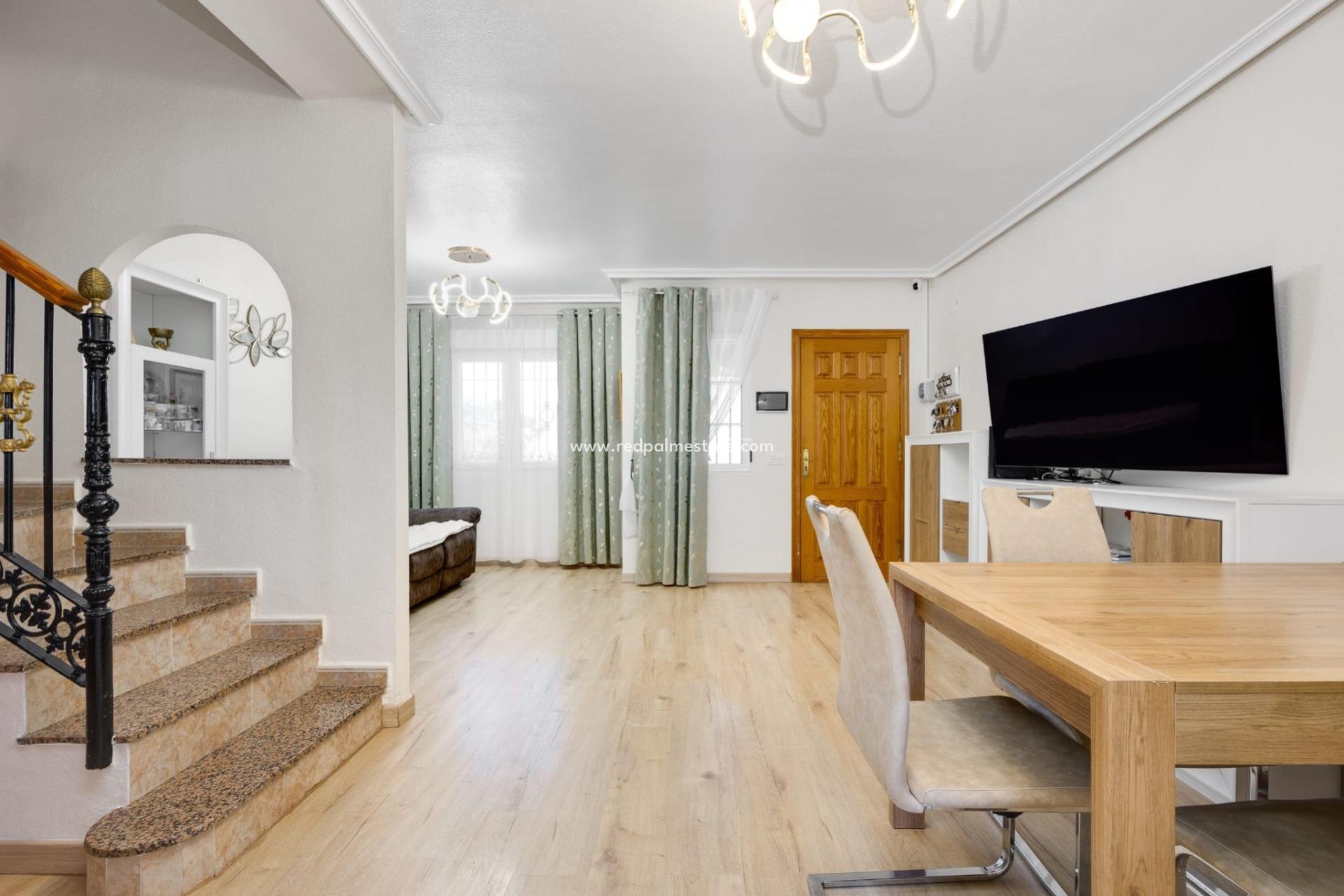 Reventa - Casa Adosada -
Torrevieja - Aguas Nueva