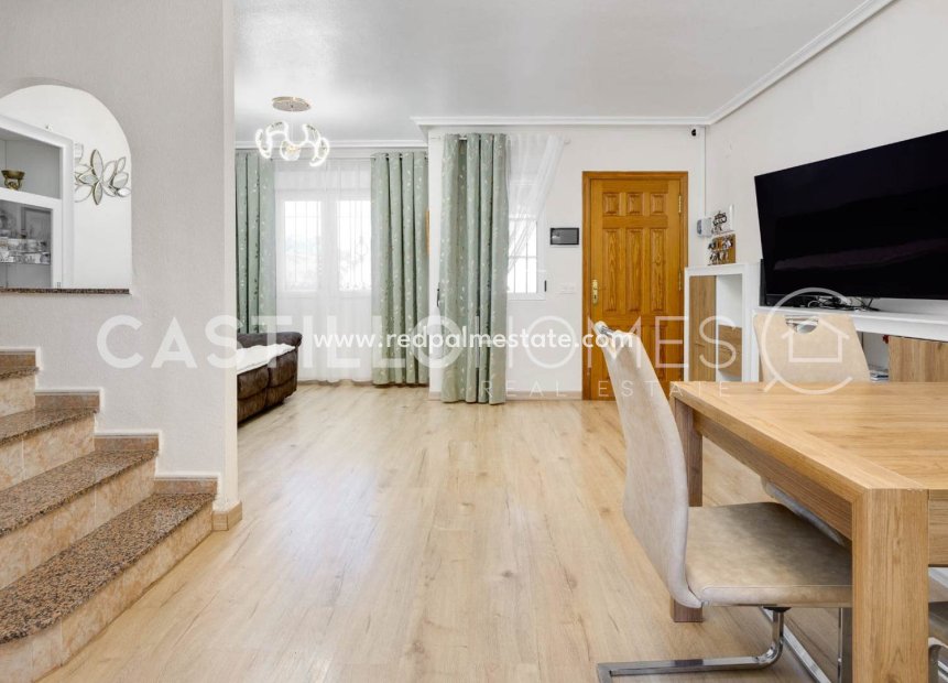 Reventa - Casa Adosada -
Torrevieja - Aguas Nueva