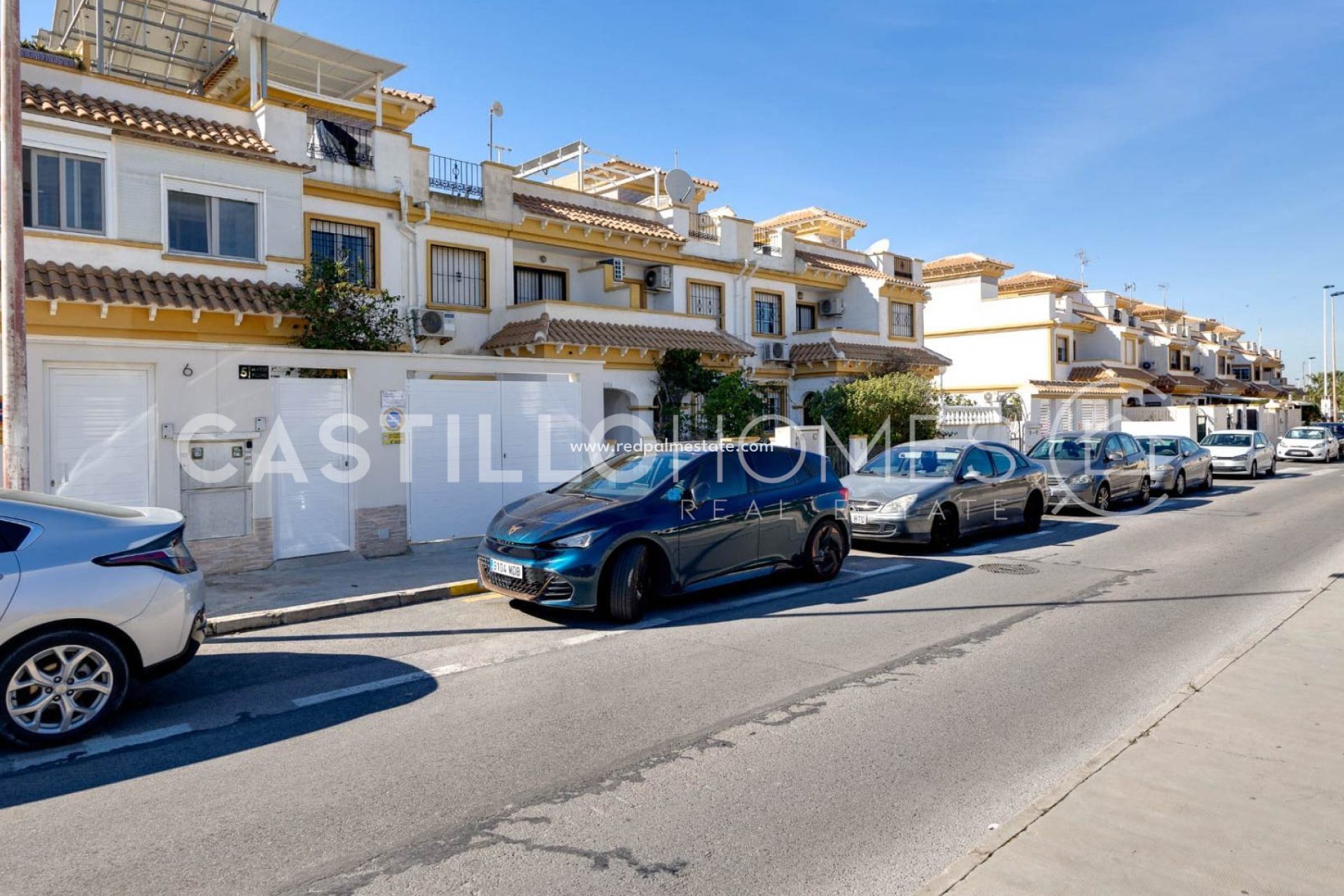 Reventa - Casa Adosada -
Torrevieja - Aguas Nueva