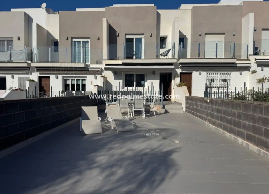 Reventa - Casa Adosada -
Torrevieja - Aguas Nuevas