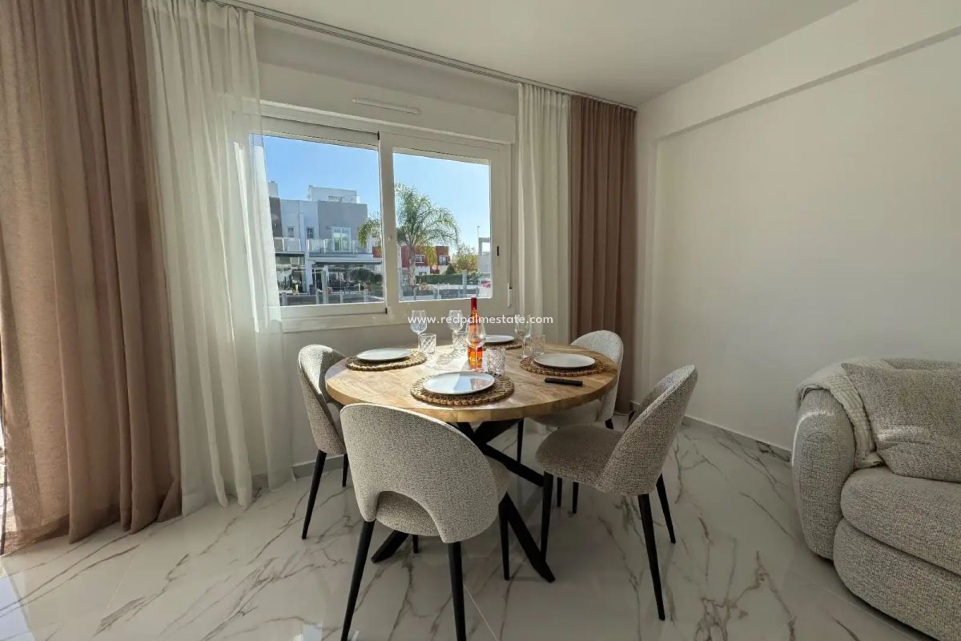 Reventa - Casa Adosada -
Torrevieja - Aguas Nuevas