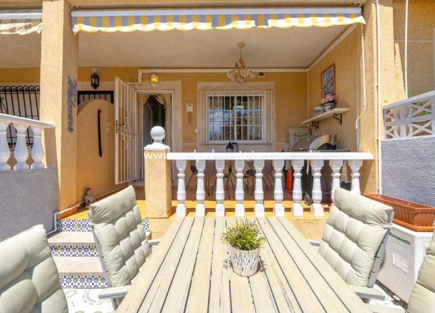 Reventa - Casa Adosada -
Torrevieja - Aguas Nuevas