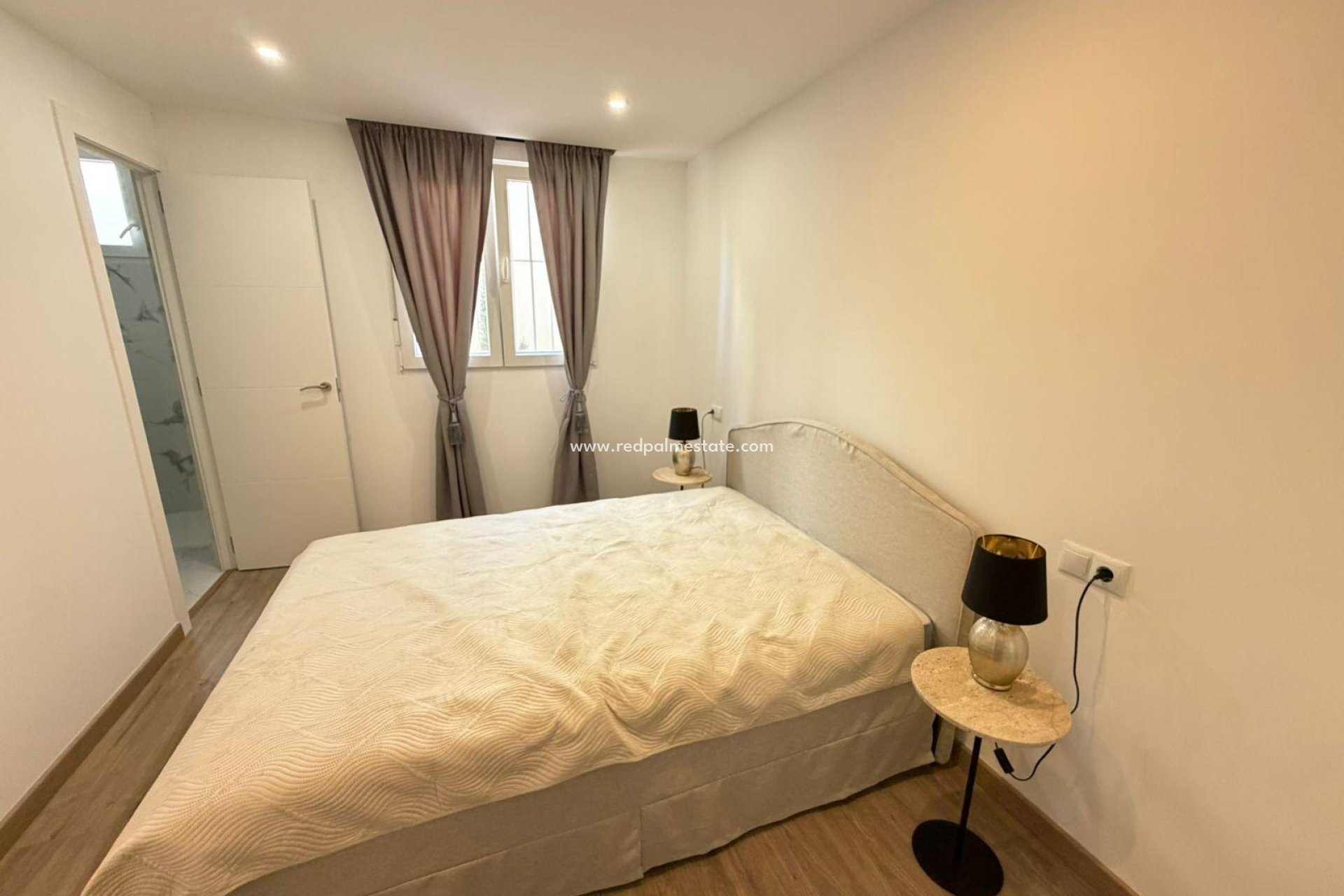 Reventa - Casa Adosada -
Torrevieja - Cabo cervera