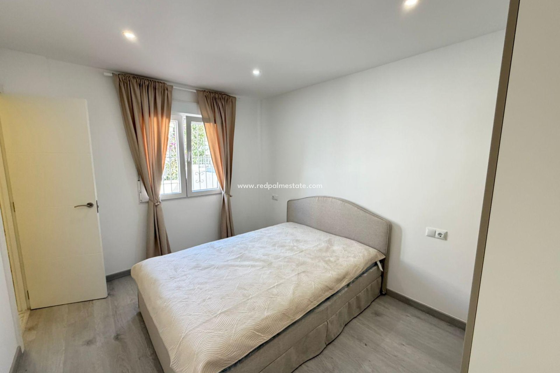 Reventa - Casa Adosada -
Torrevieja - Cabo cervera