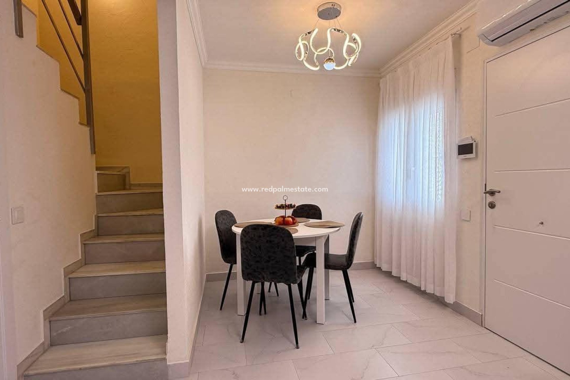 Reventa - Casa Adosada -
Torrevieja - Calas blanca