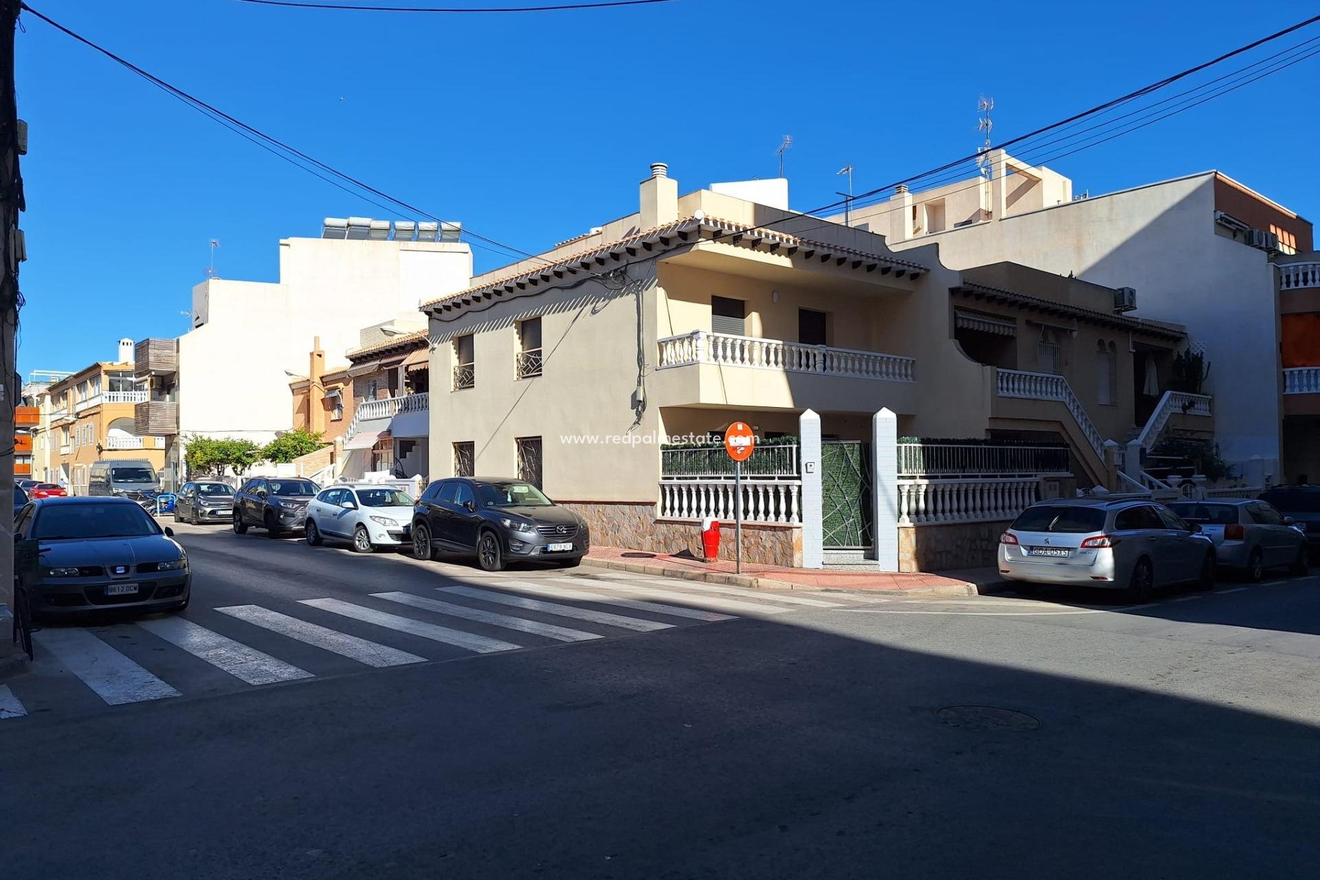 Reventa - Casa Adosada -
Torrevieja - Centro Torrevieja