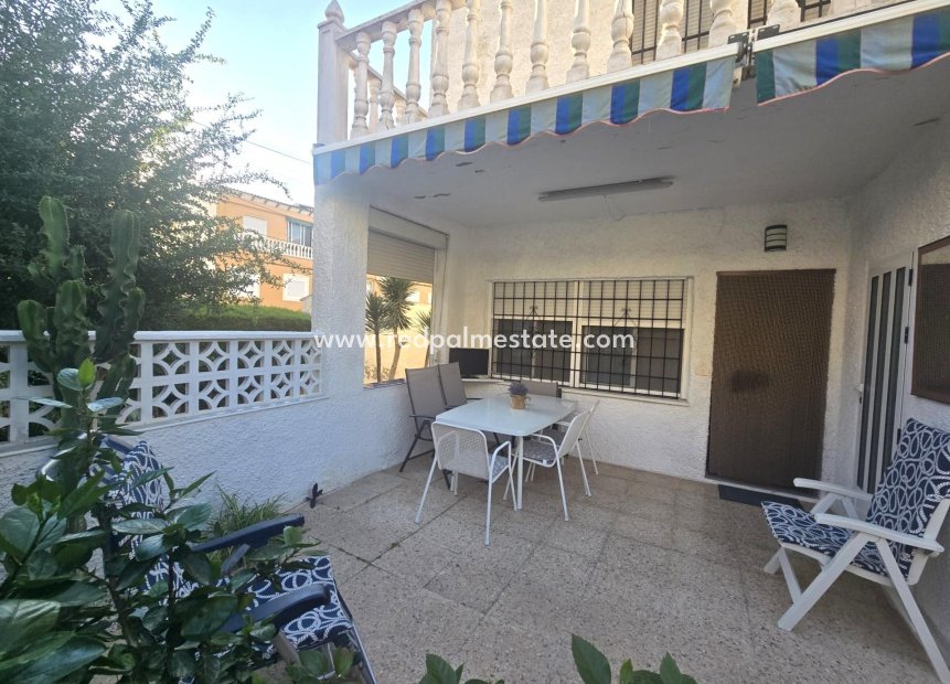 Reventa - Casa Adosada -
Torrevieja - Centro Torrevieja
