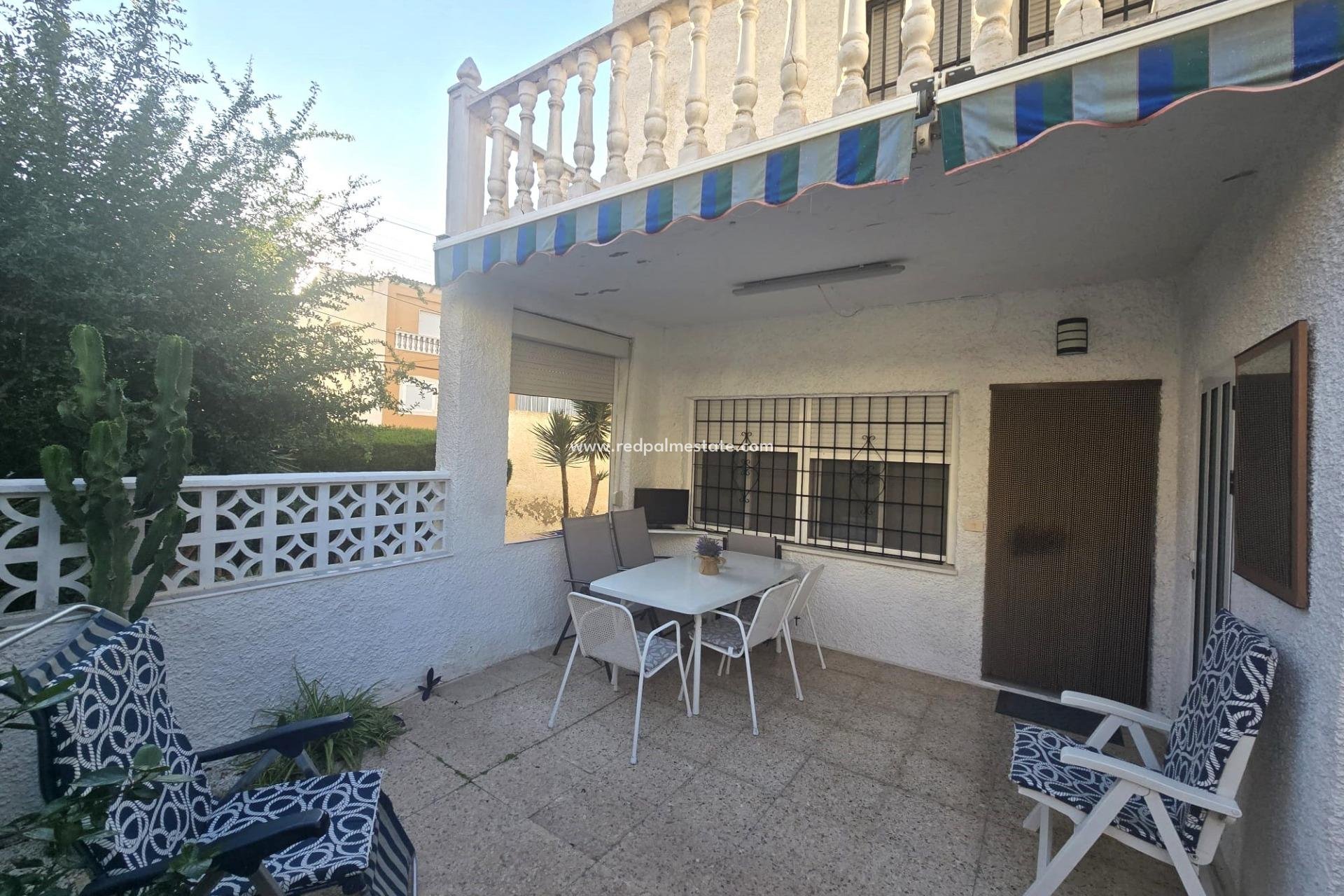 Reventa - Casa Adosada -
Torrevieja - Centro Torrevieja