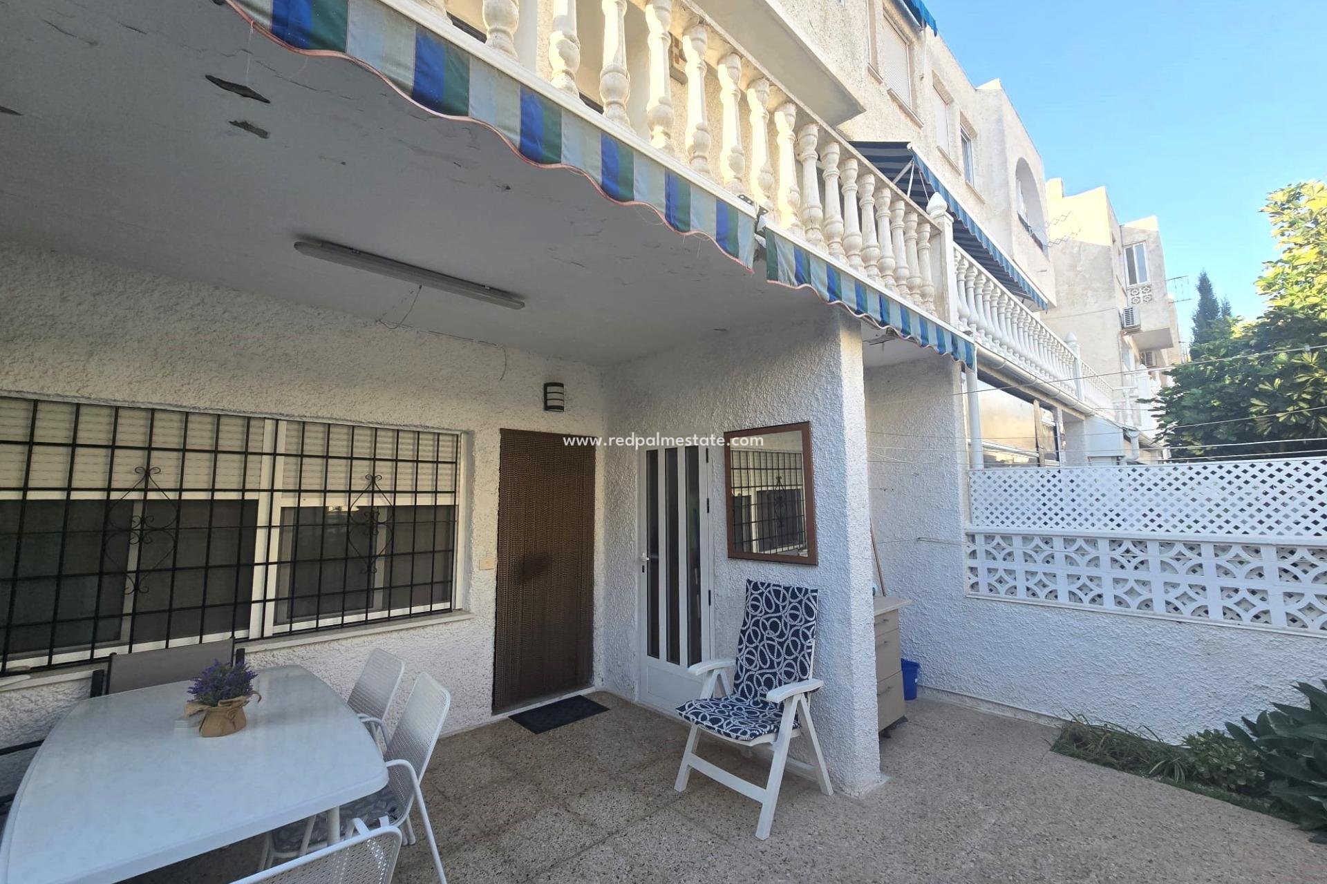 Reventa - Casa Adosada -
Torrevieja - Centro Torrevieja