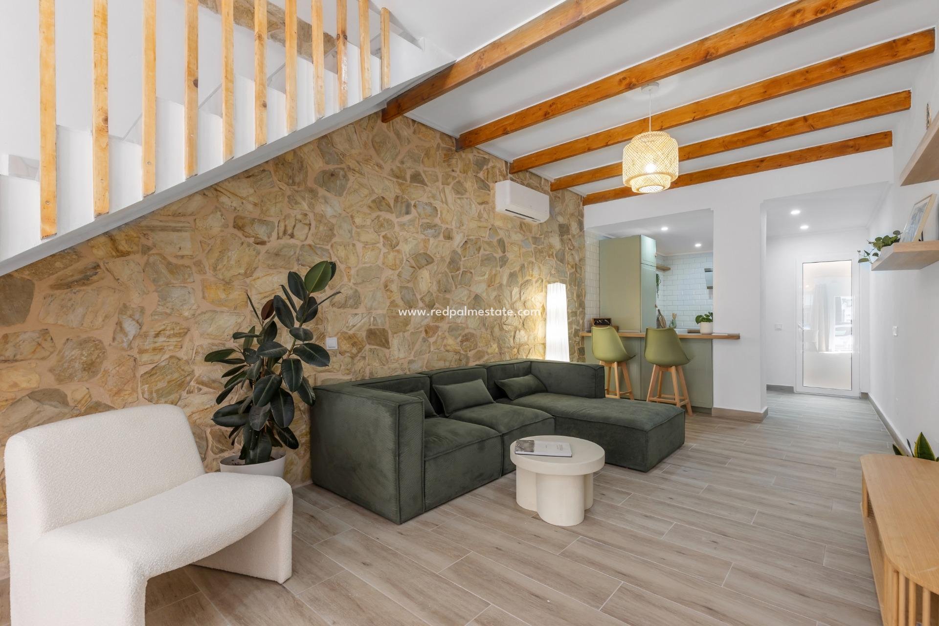 Reventa - Casa Adosada -
Torrevieja - Centro Torrevieja