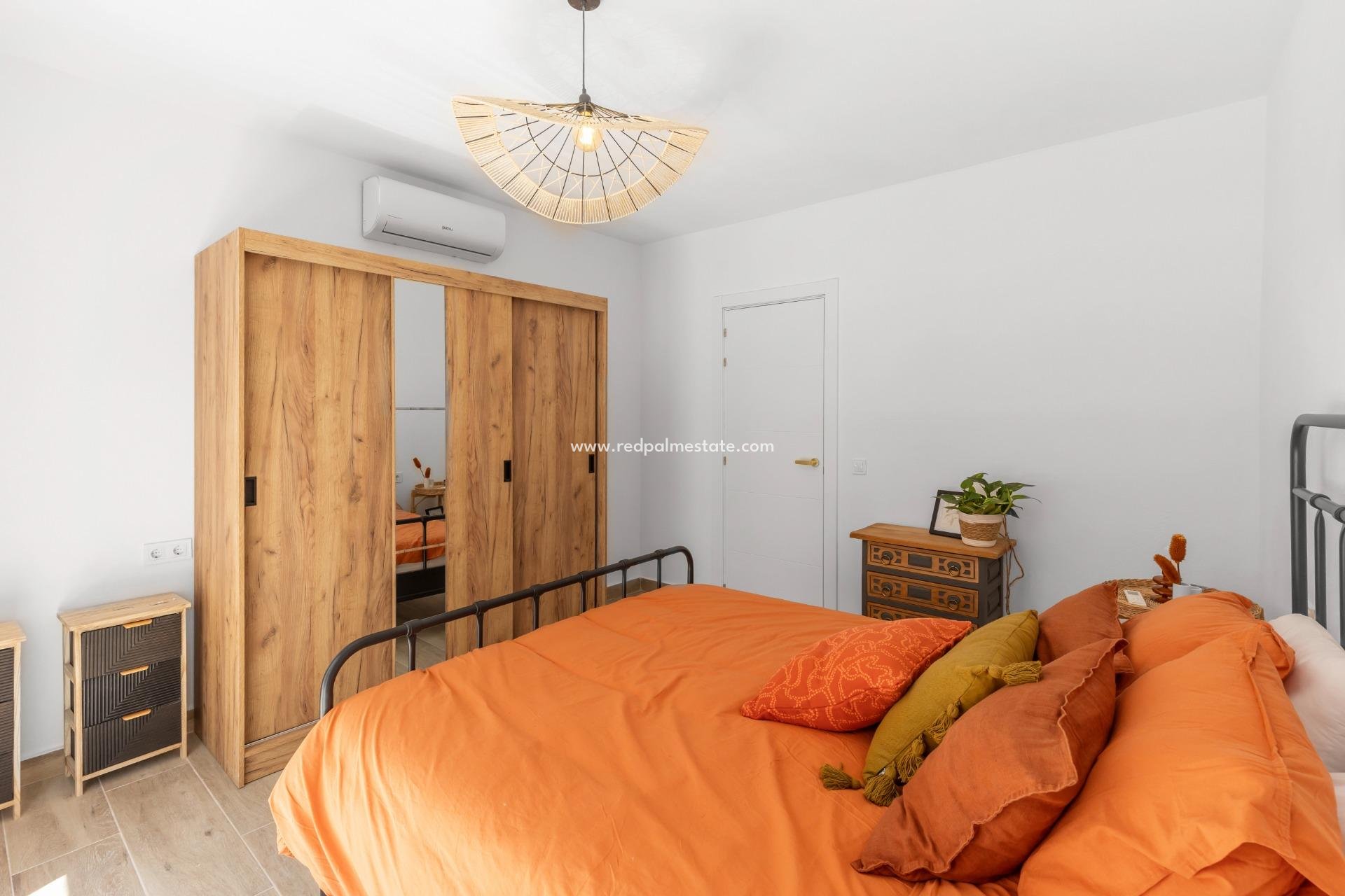 Reventa - Casa Adosada -
Torrevieja - Centro Torrevieja