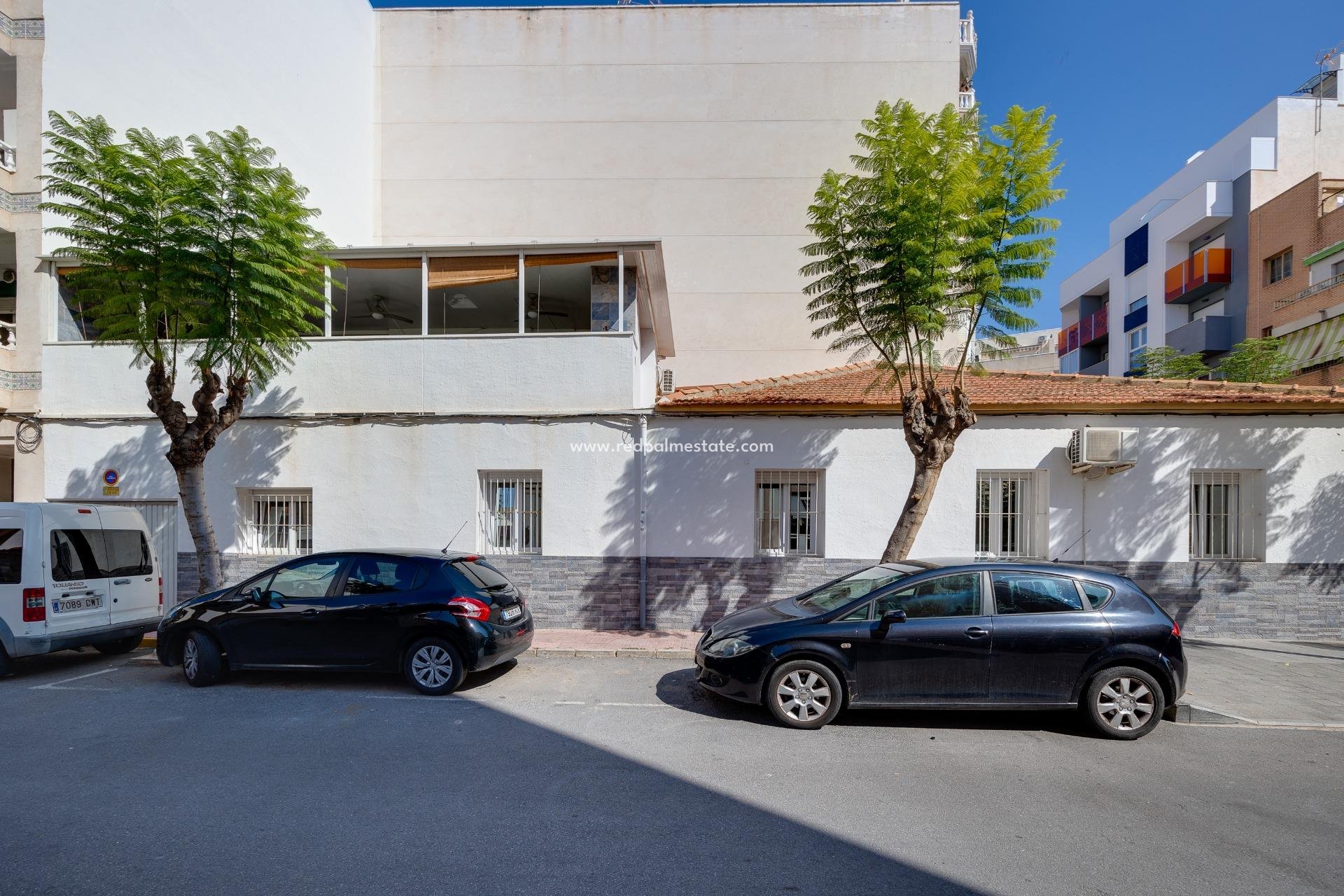 Reventa - Casa Adosada -
Torrevieja - Centro Torrevieja