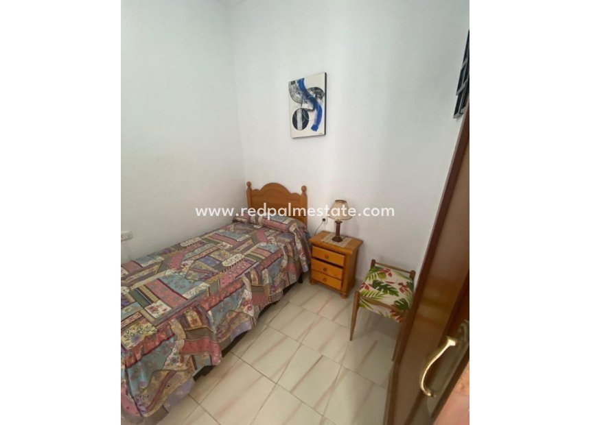 Reventa - Casa Adosada -
Torrevieja - Centro