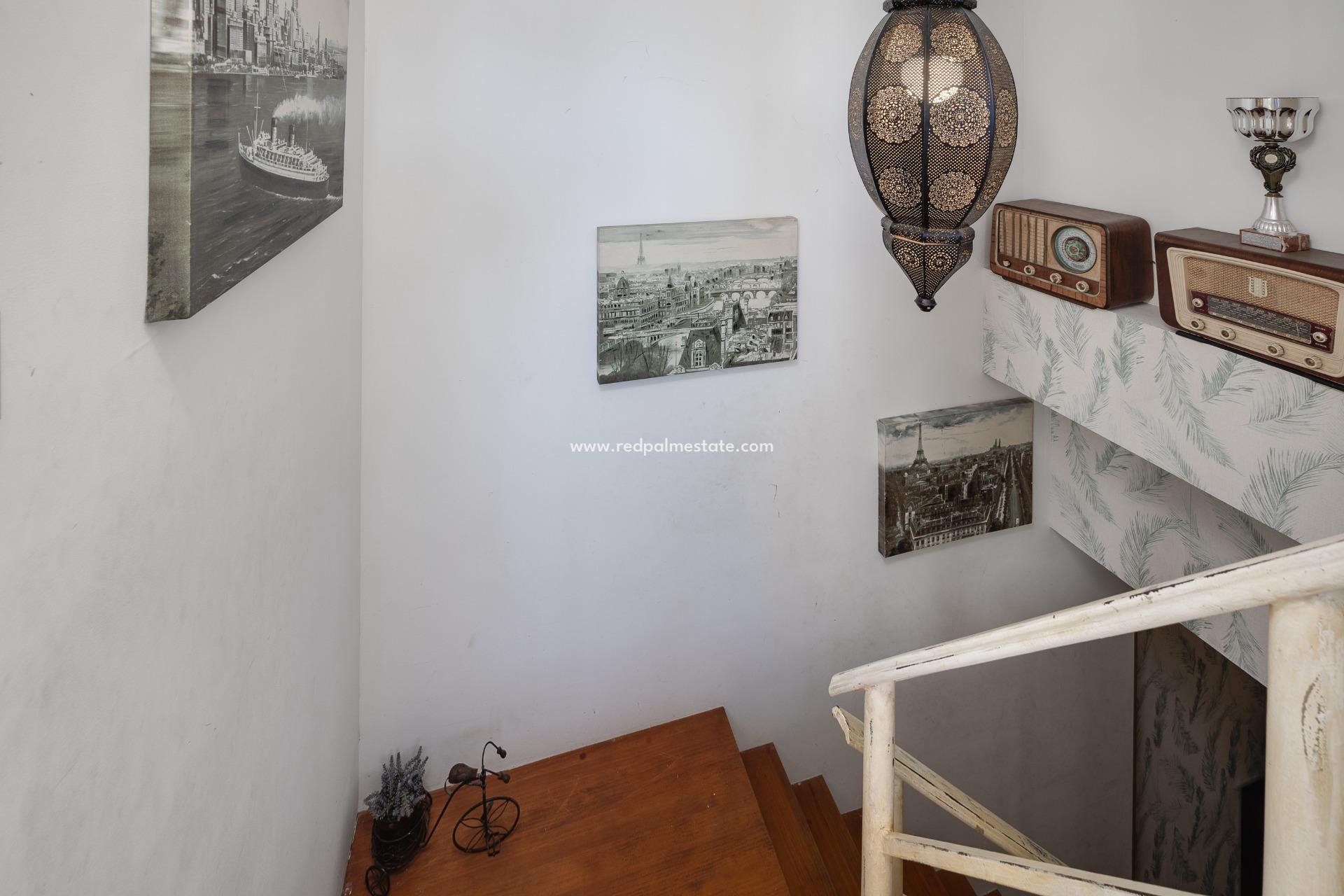 Reventa - Casa Adosada -
Torrevieja - Centro