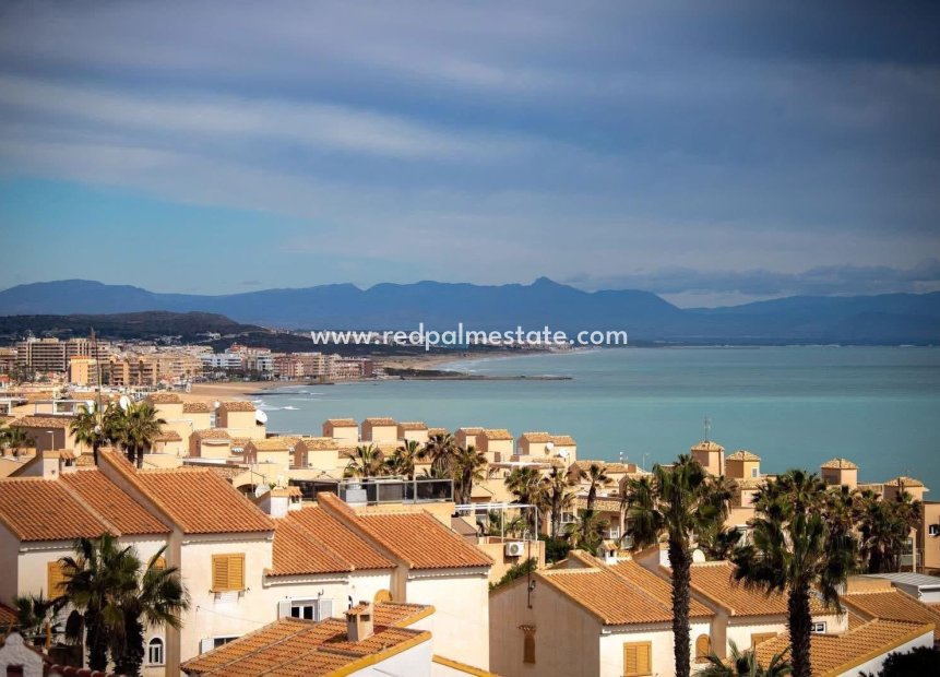 Reventa - Casa Adosada -
Torrevieja - Costa Blanca