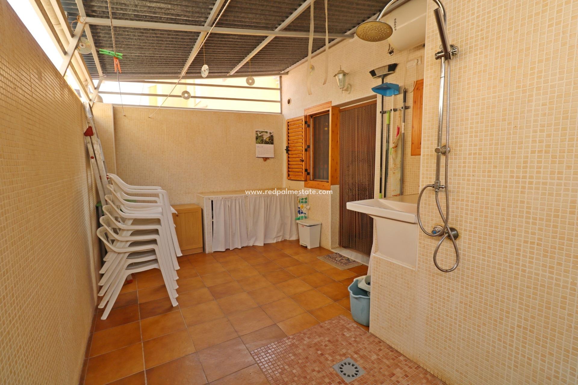 Reventa - Casa Adosada -
Torrevieja - El Acequión - Los Náufragos